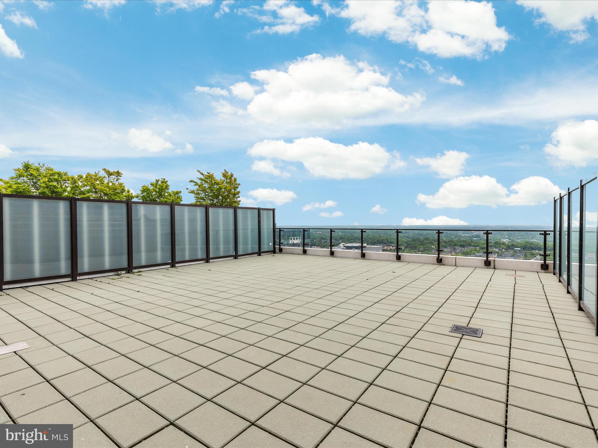 THE VERSE CONDO - Residential