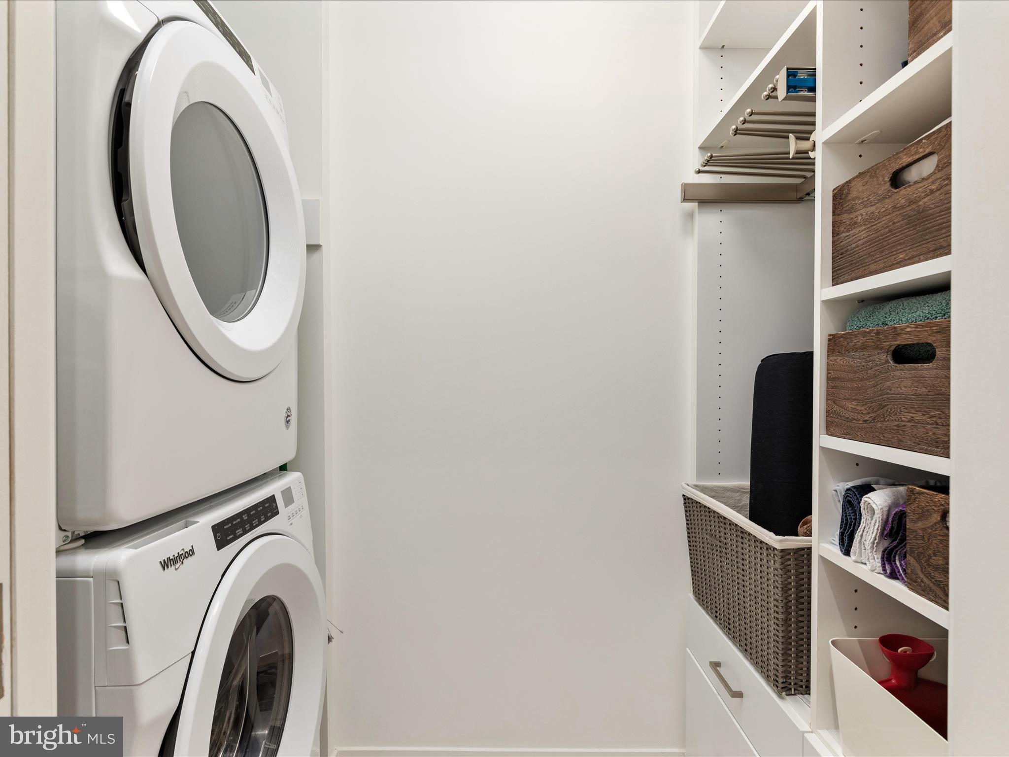 THE VERSE CONDO - Residential