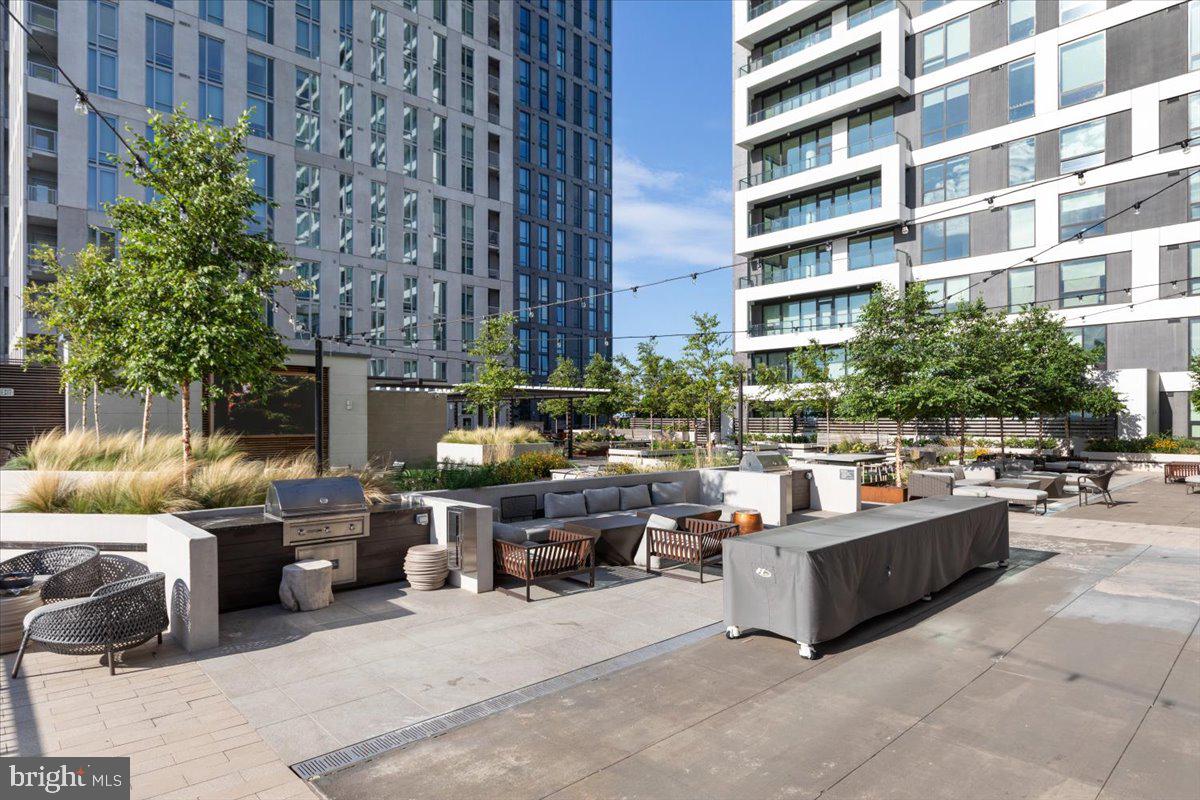 THE VERSE CONDO - Residential