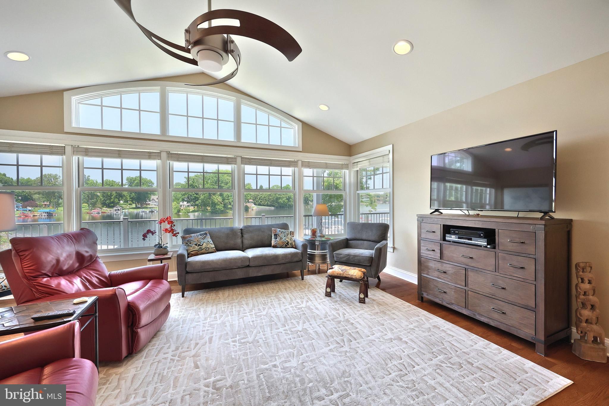 LAKE MEADE - Residential