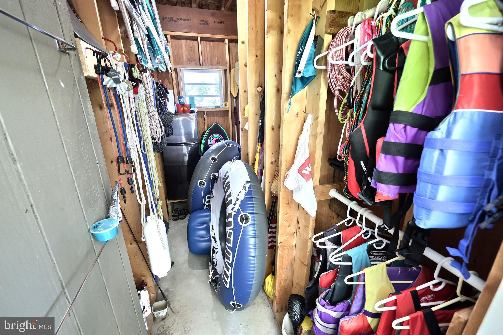 LAKE MEADE - Residential