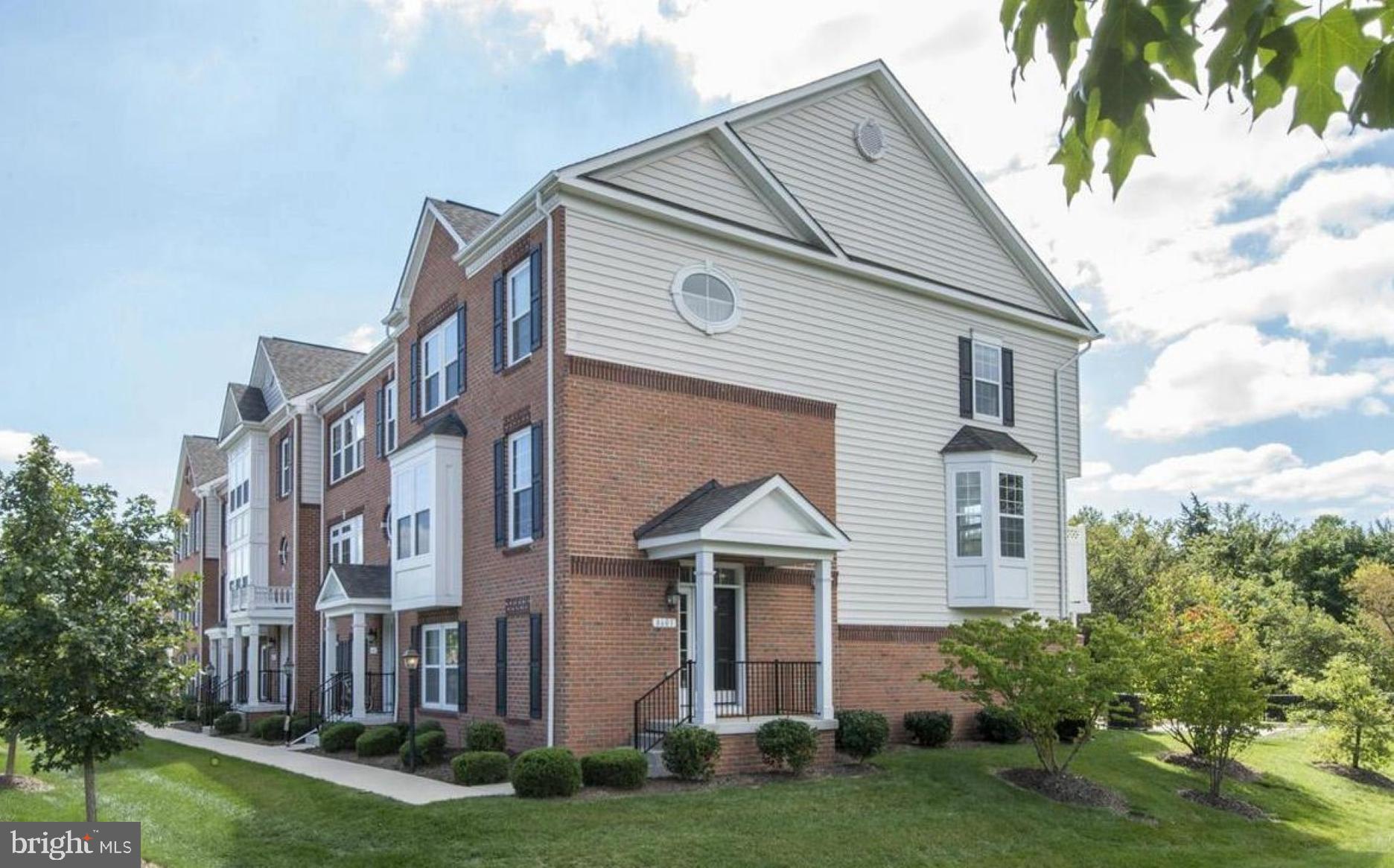 GATEWAY OVERLOOK - Residential