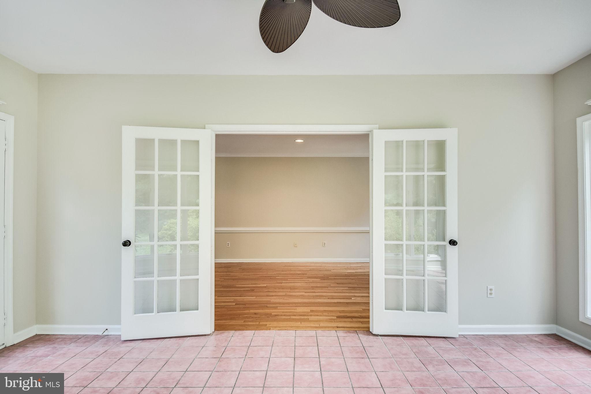 MYTERRA MANOR - Residential