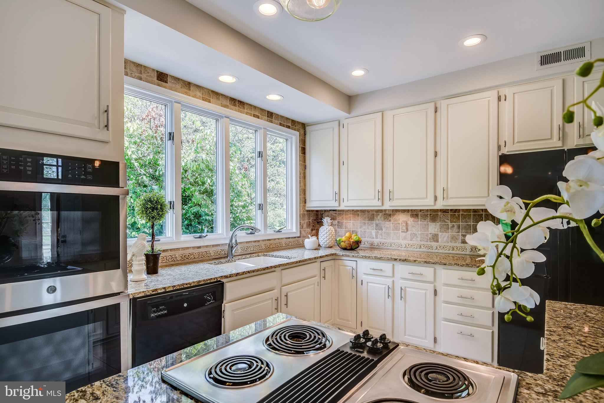 MYTERRA MANOR - Residential