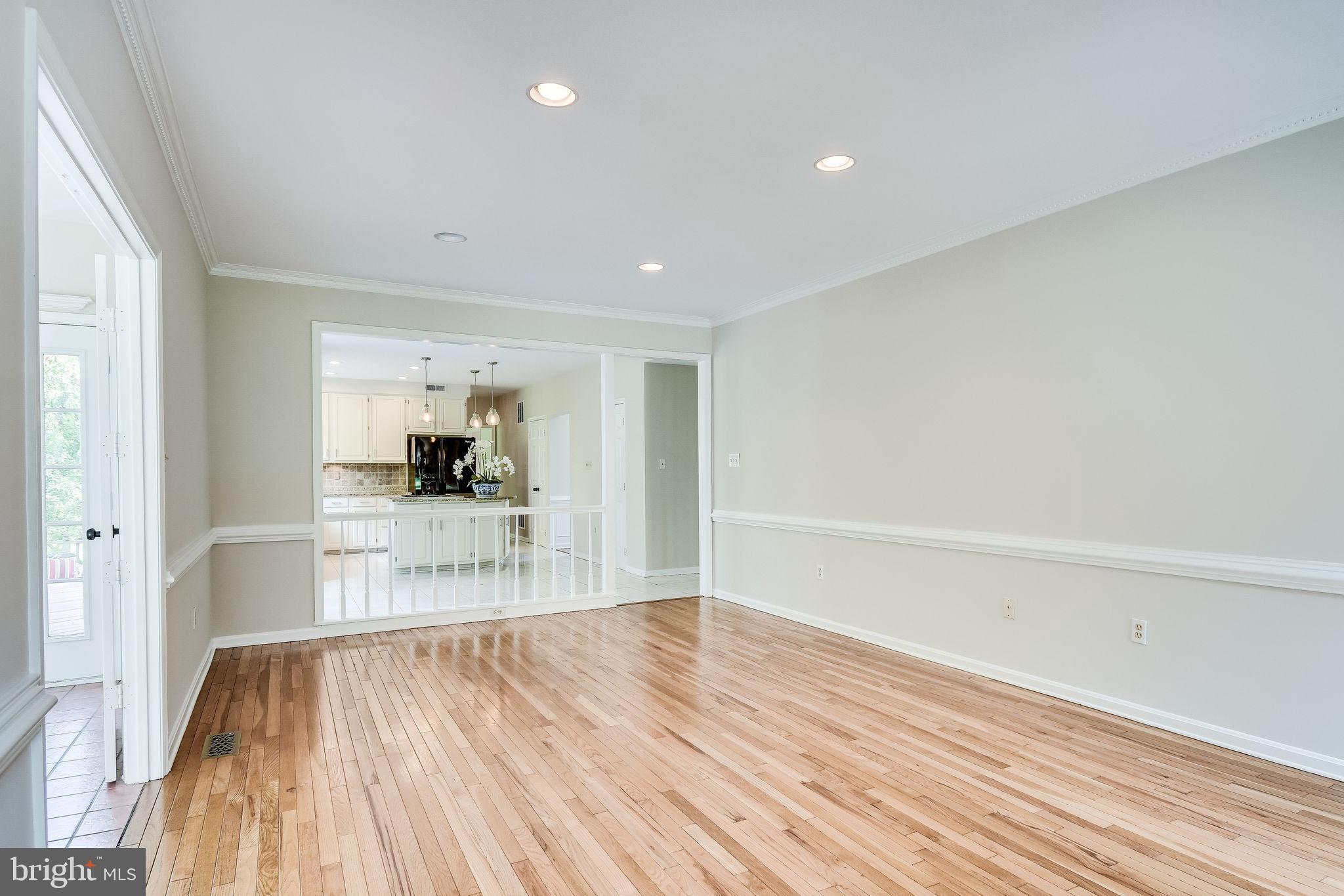 MYTERRA MANOR - Residential