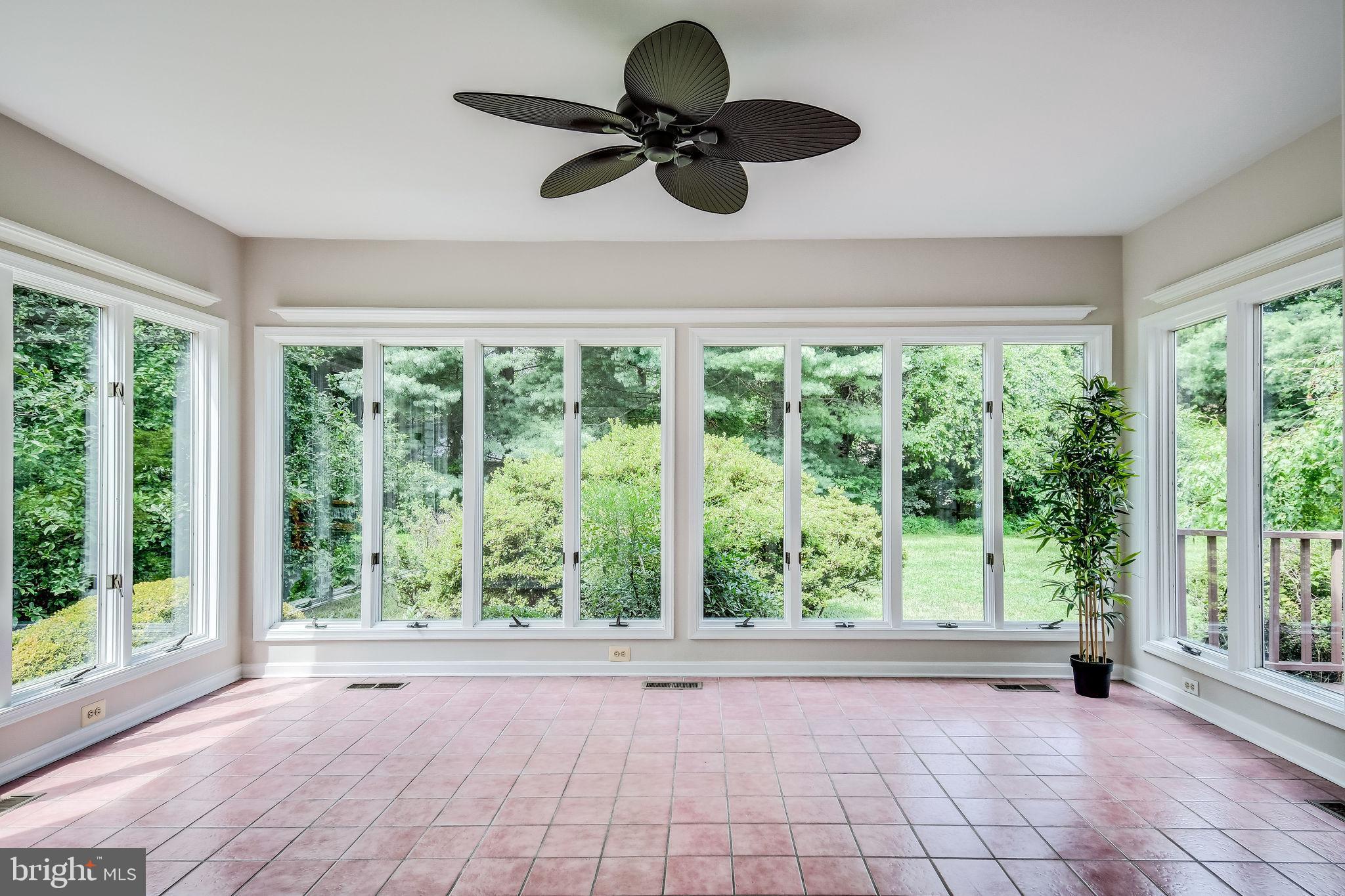 MYTERRA MANOR - Residential