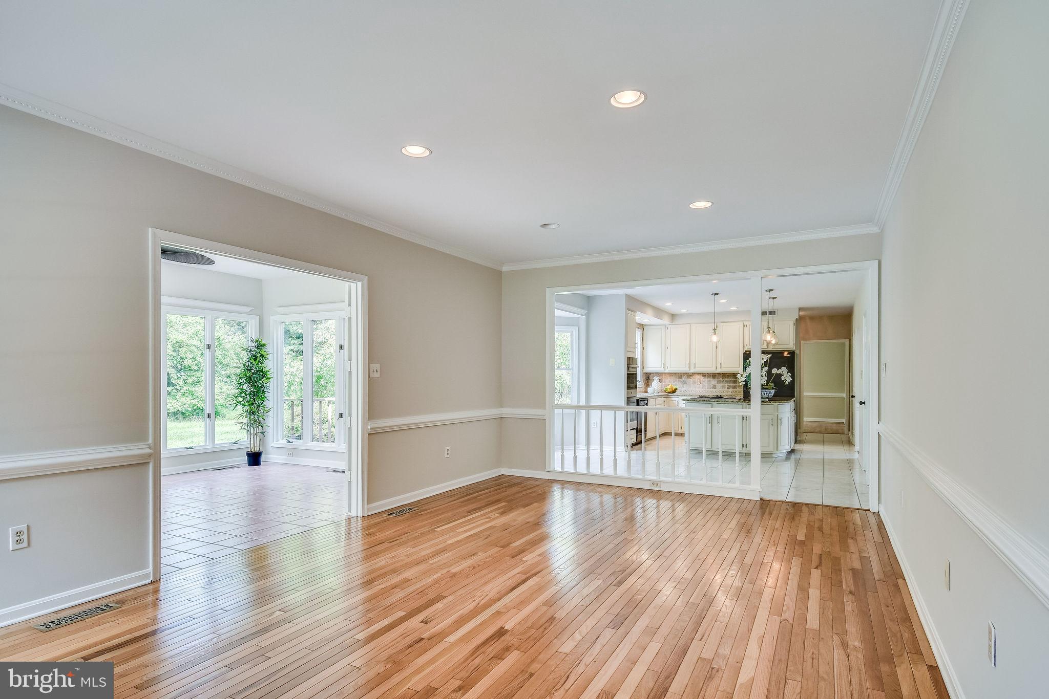 MYTERRA MANOR - Residential