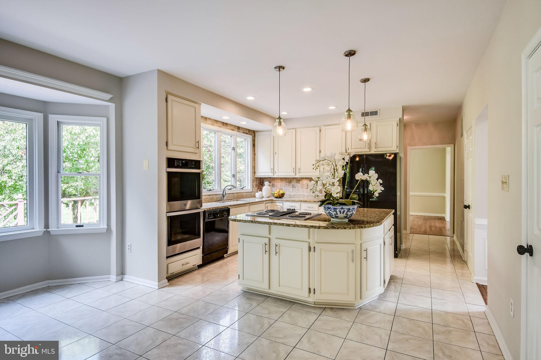 MYTERRA MANOR - Residential