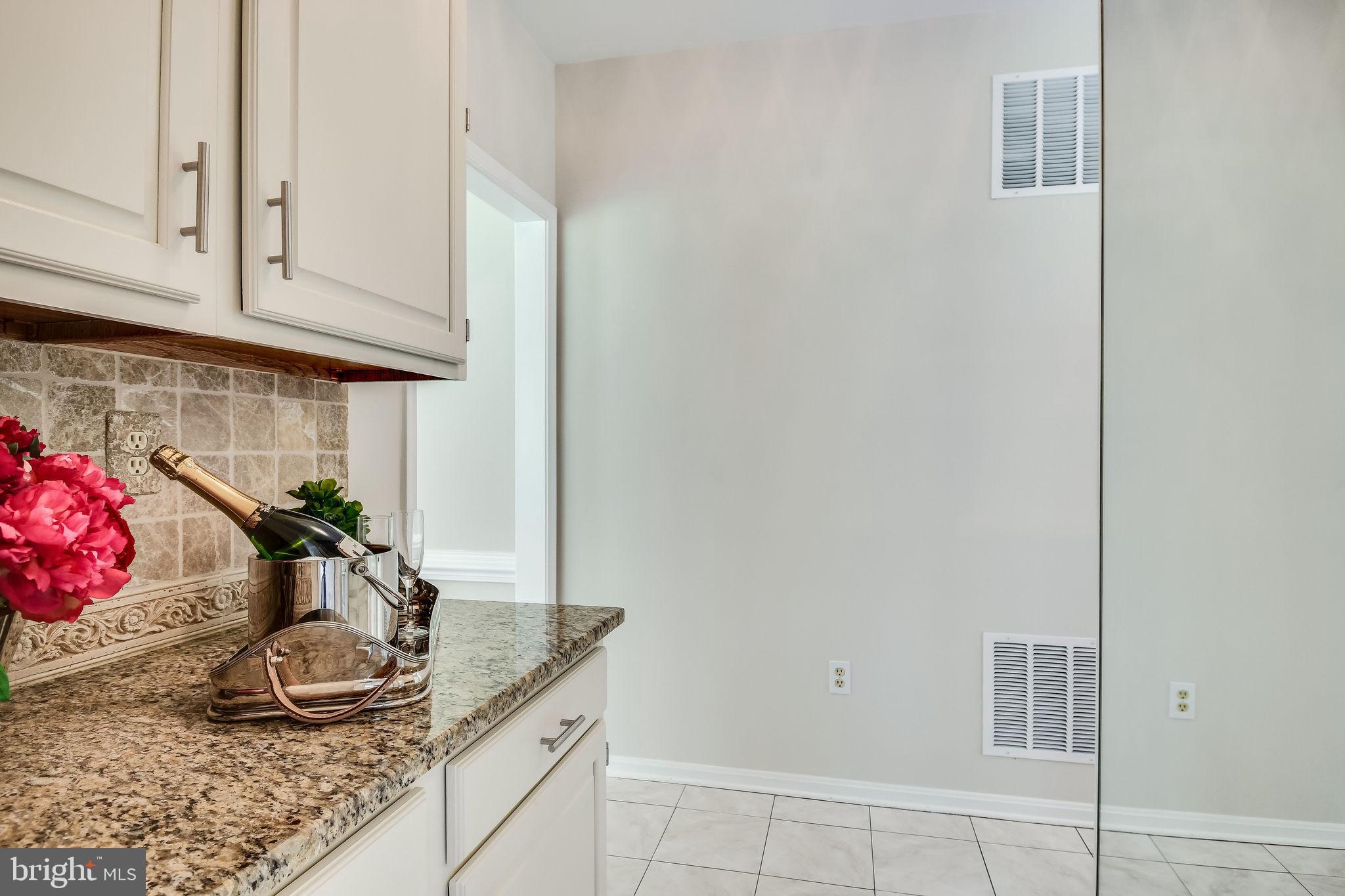 MYTERRA MANOR - Residential