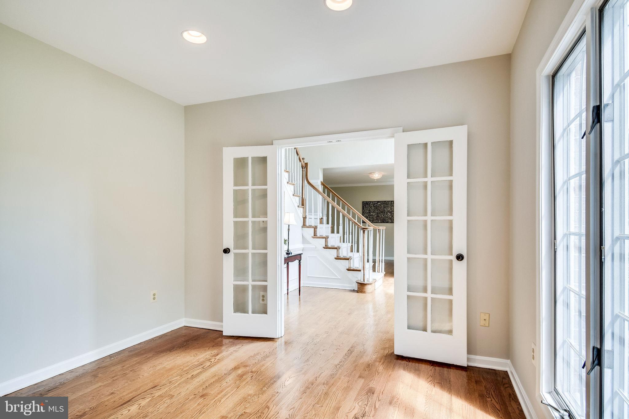 MYTERRA MANOR - Residential