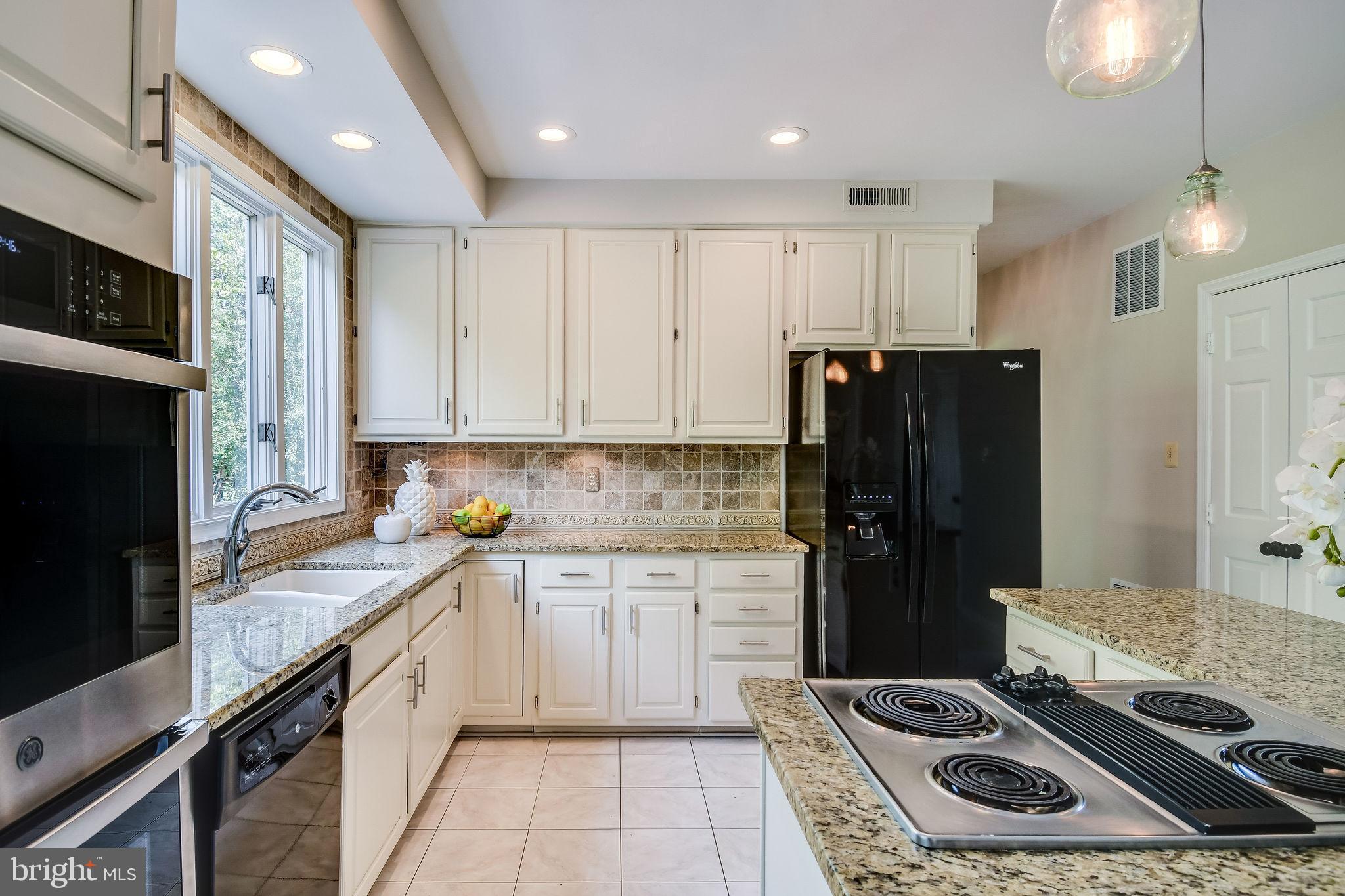 MYTERRA MANOR - Residential