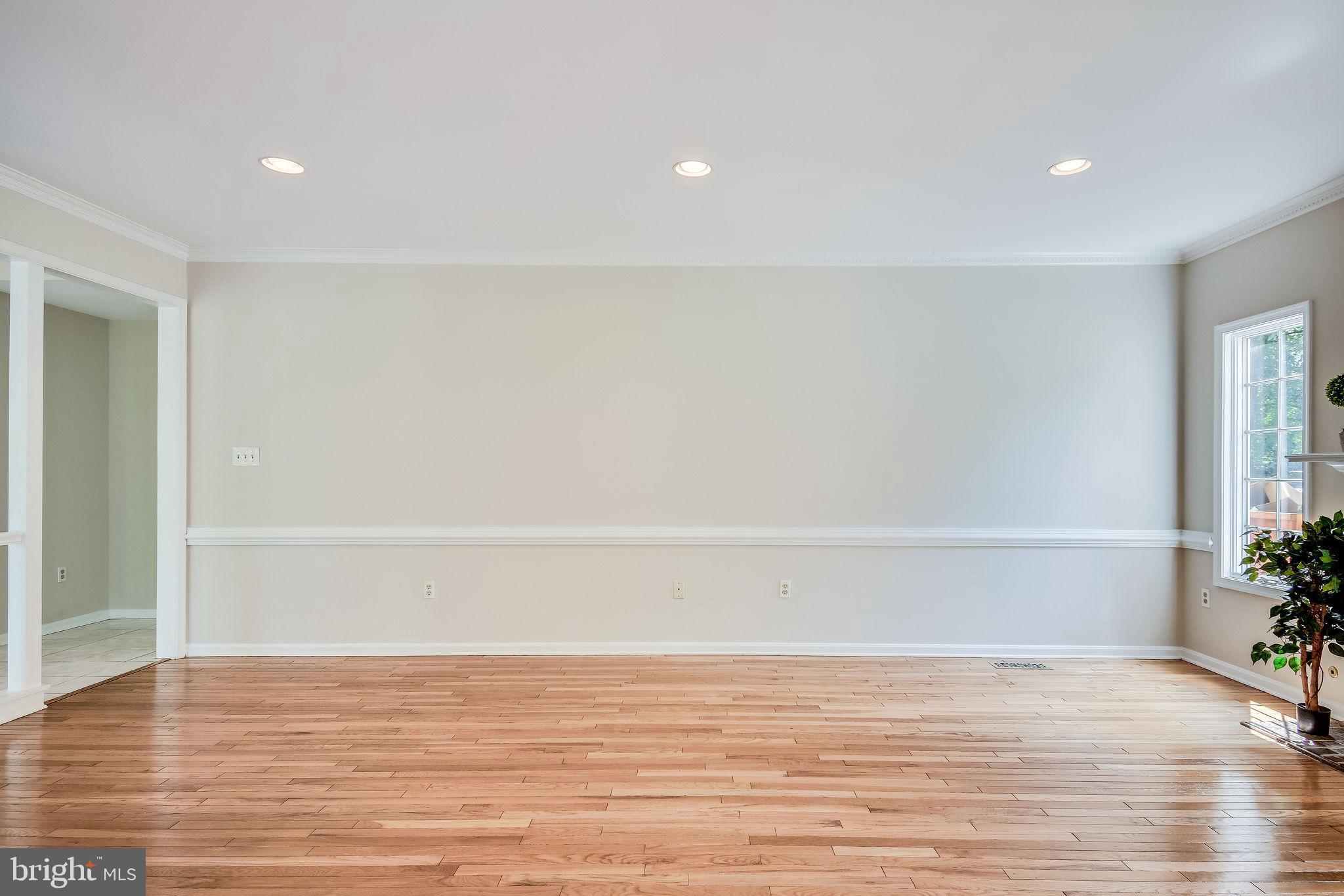 MYTERRA MANOR - Residential