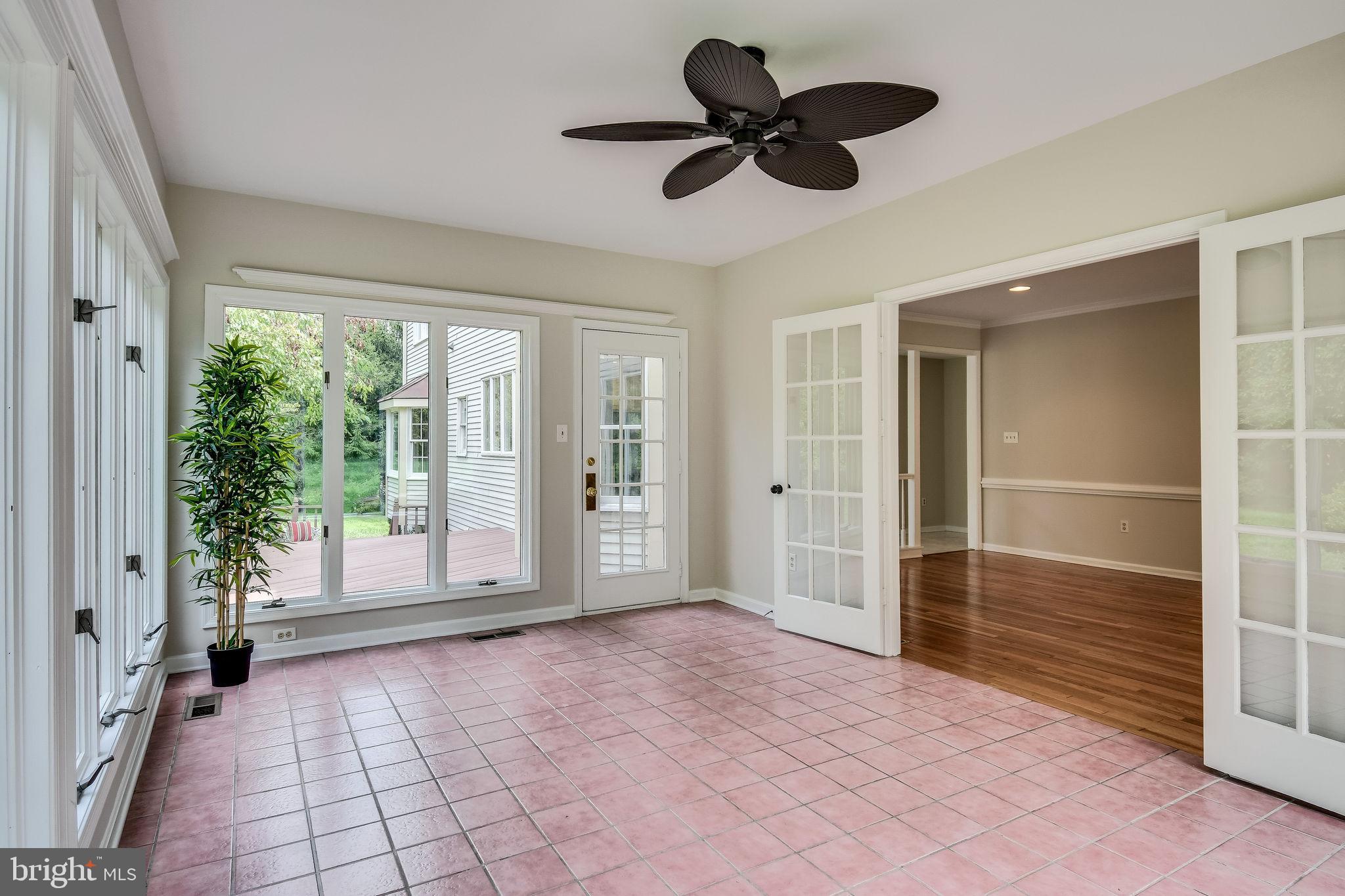 MYTERRA MANOR - Residential