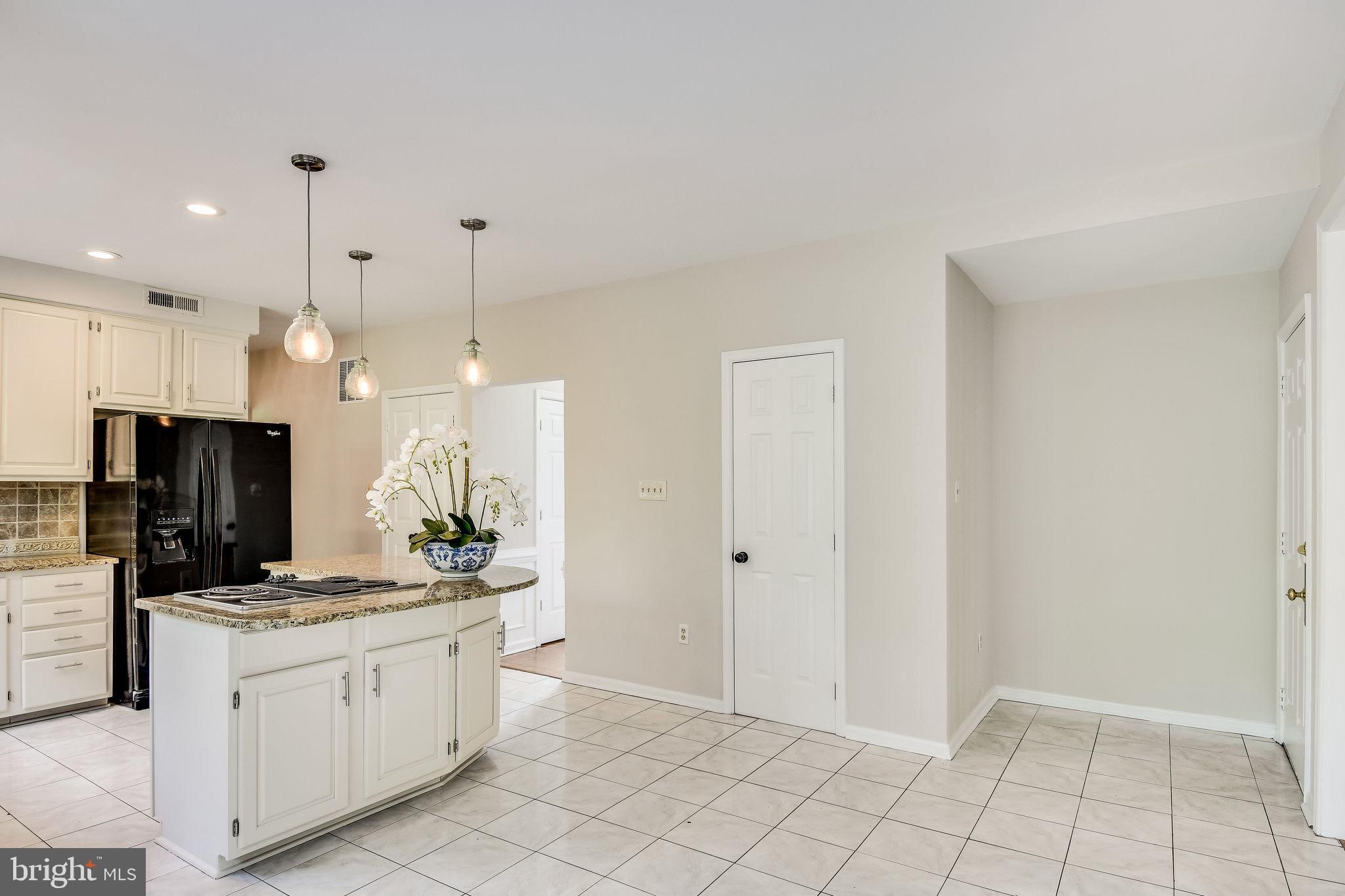 MYTERRA MANOR - Residential