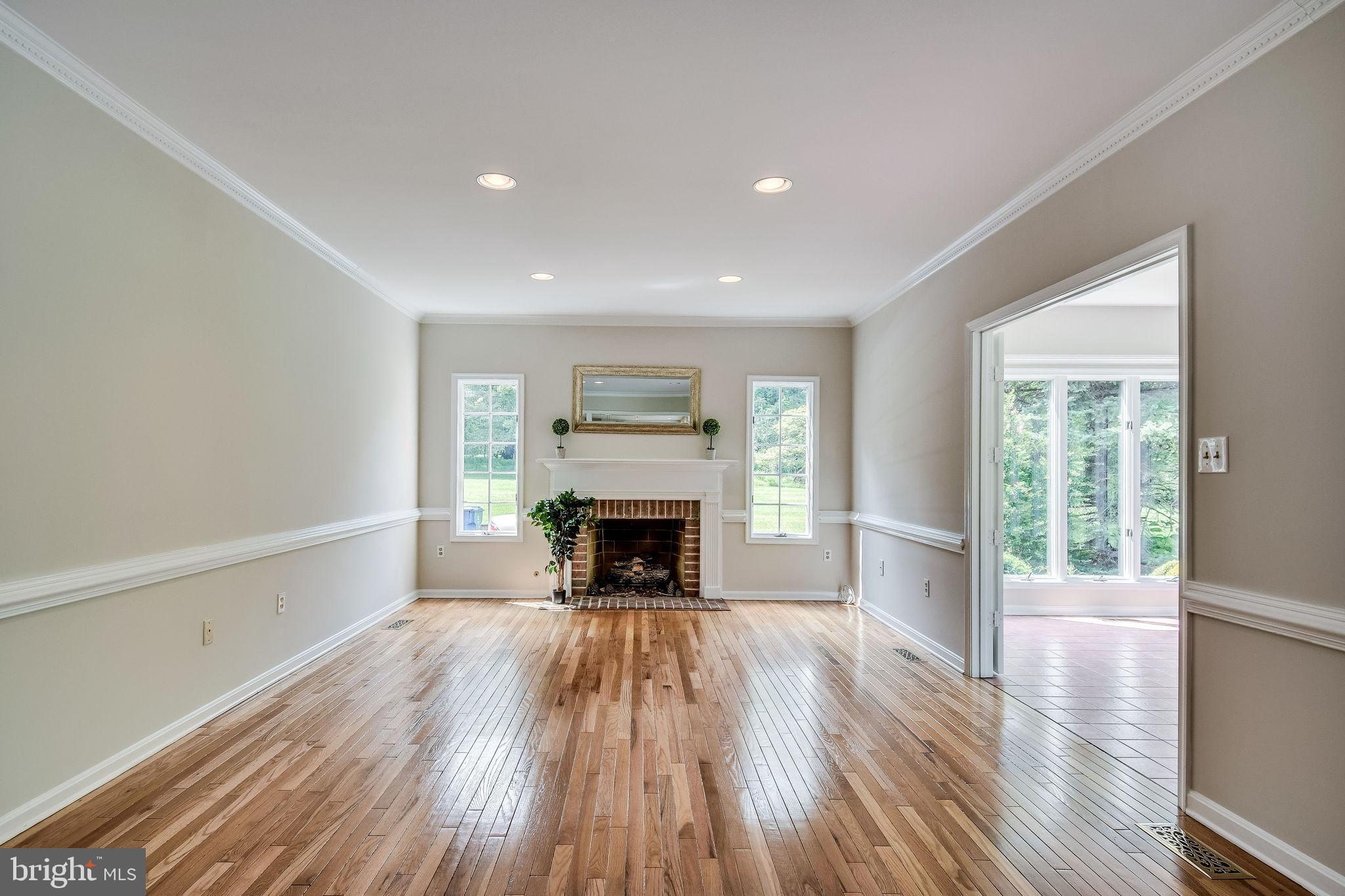 MYTERRA MANOR - Residential