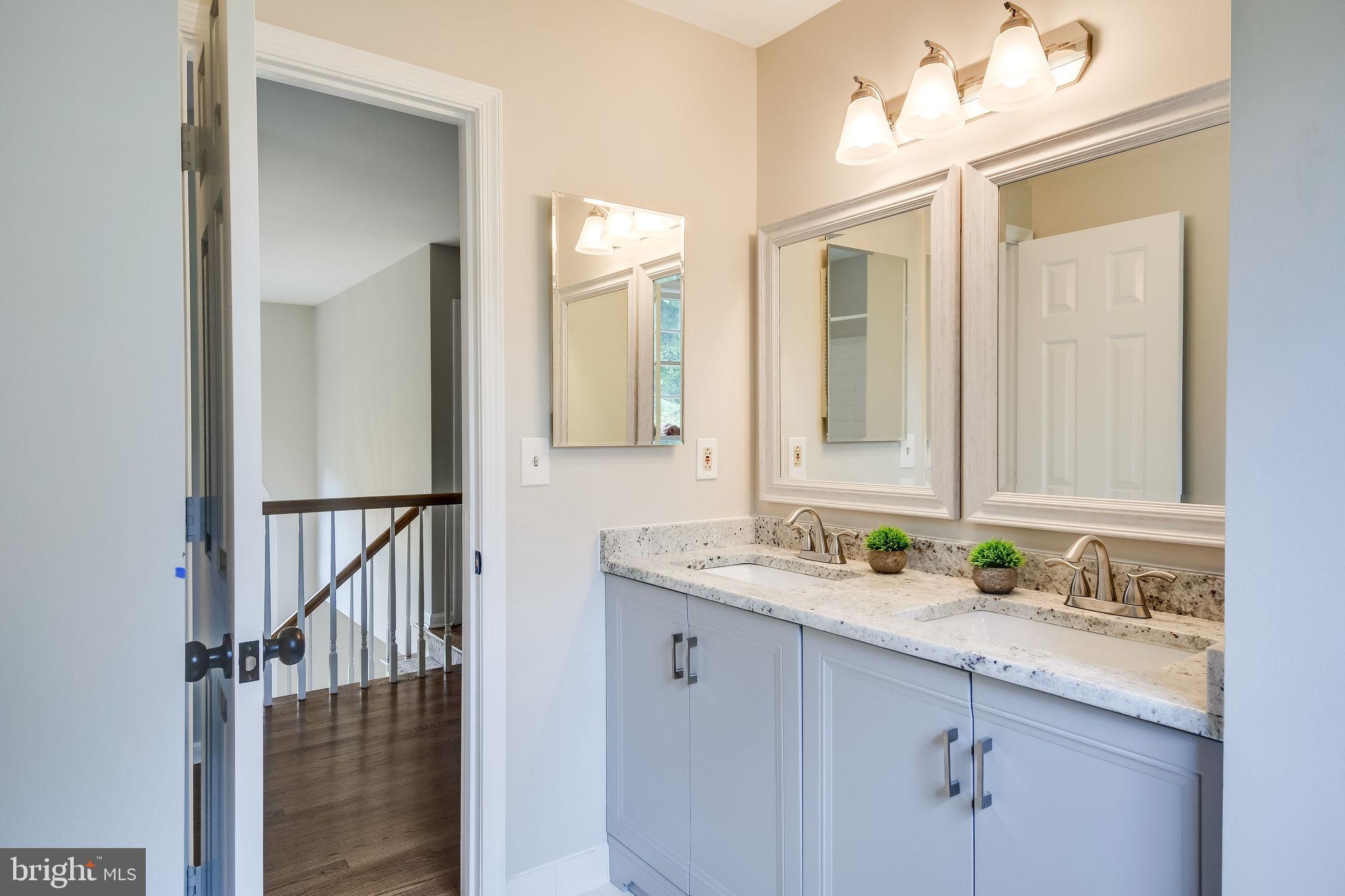 MYTERRA MANOR - Residential