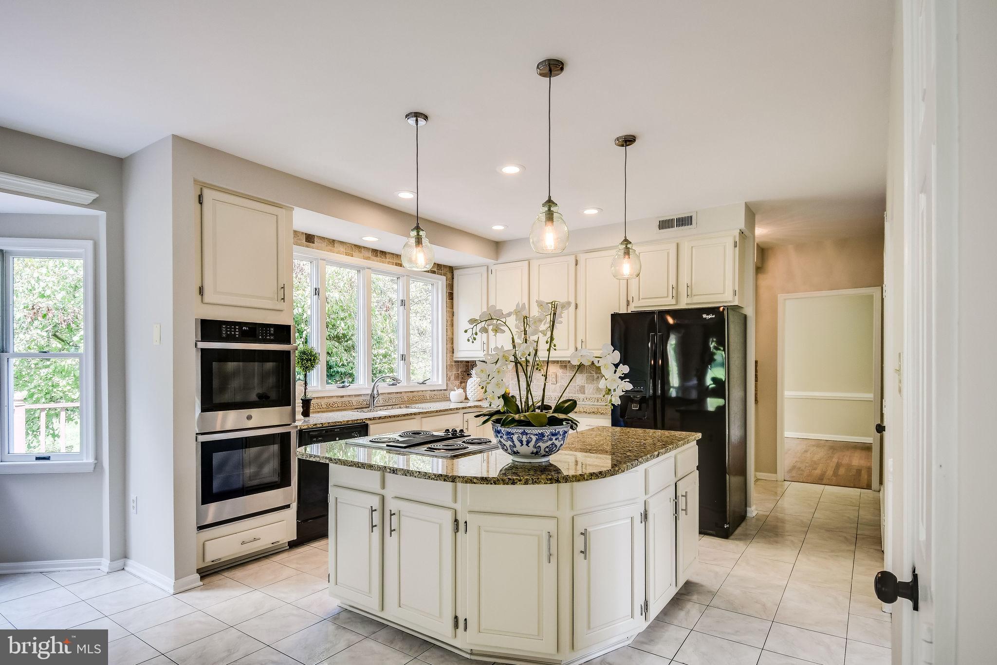 MYTERRA MANOR - Residential