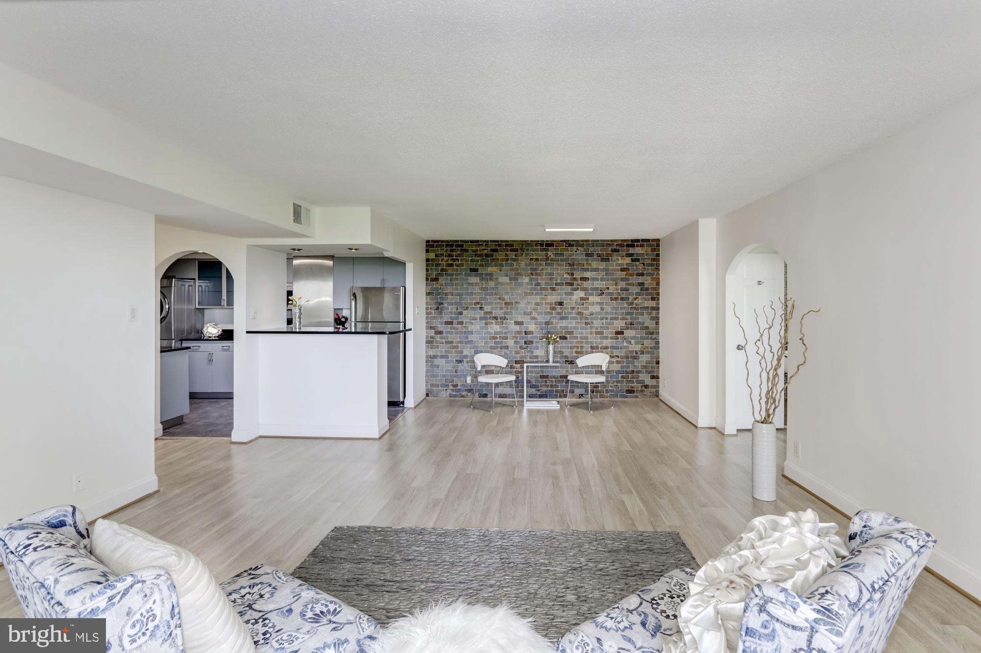 THE ELIZABETH - Residential Lease