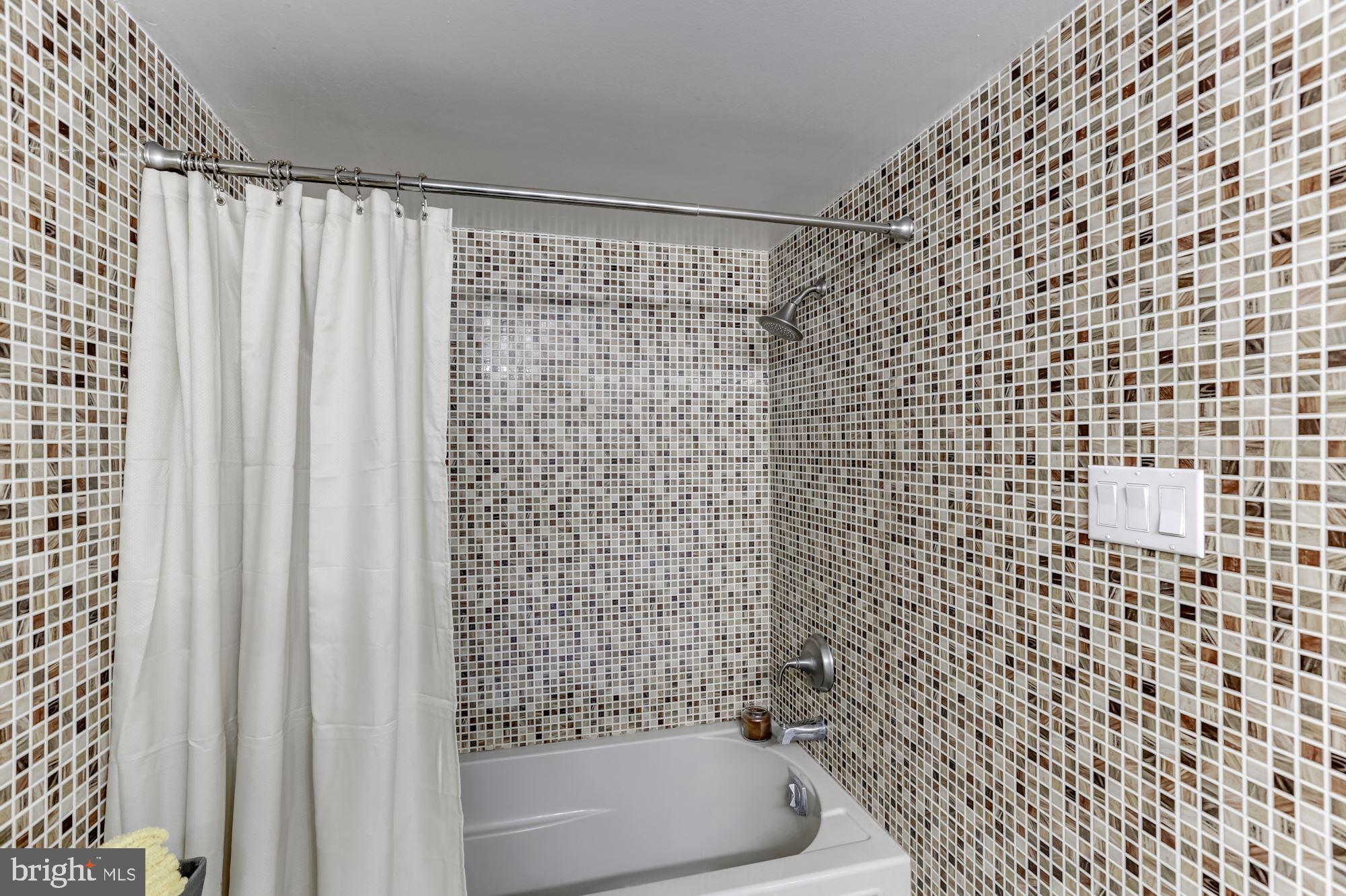 THE ELIZABETH - Residential Lease