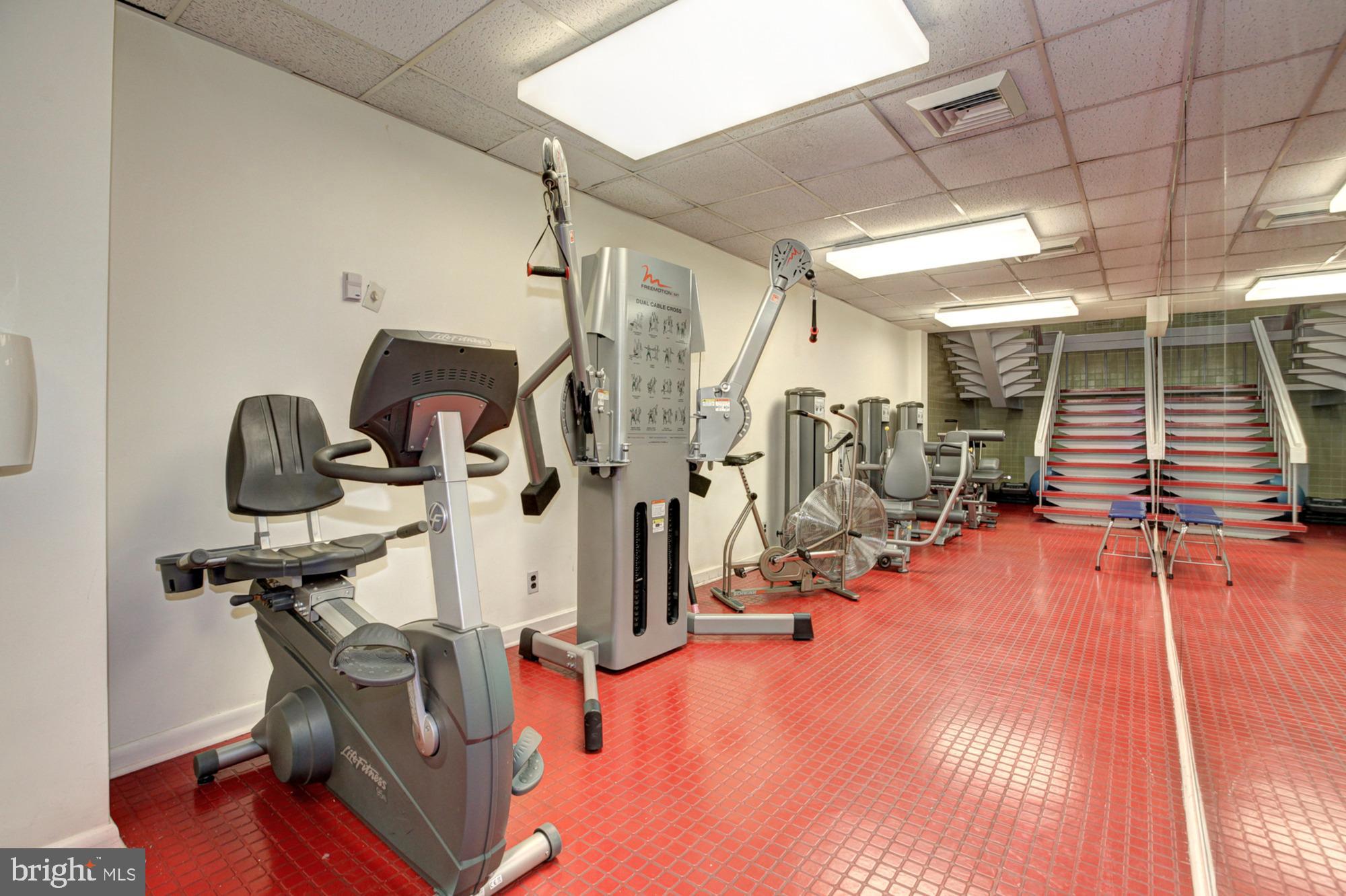 THE ELIZABETH - Residential Lease