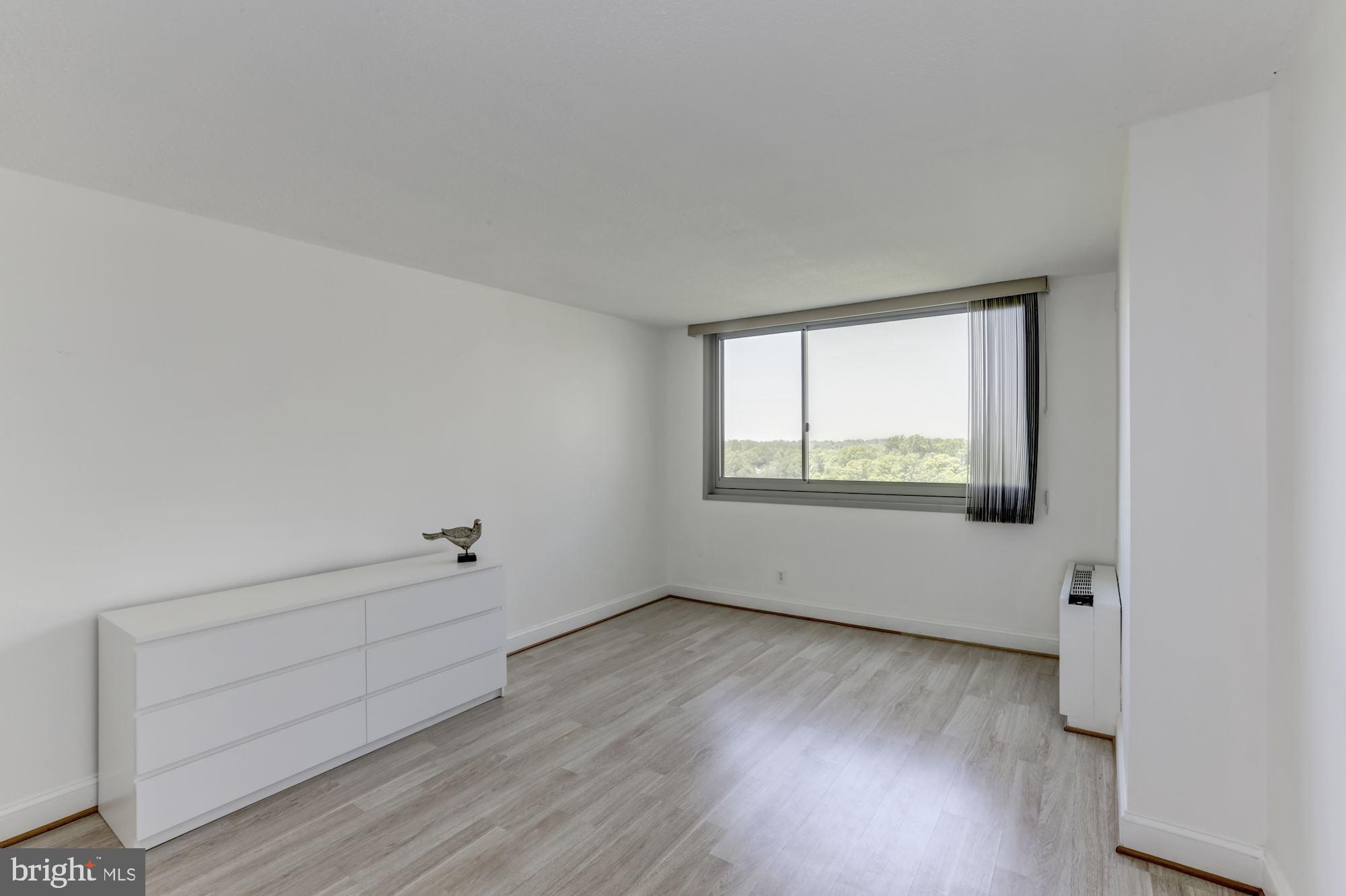 THE ELIZABETH - Residential Lease