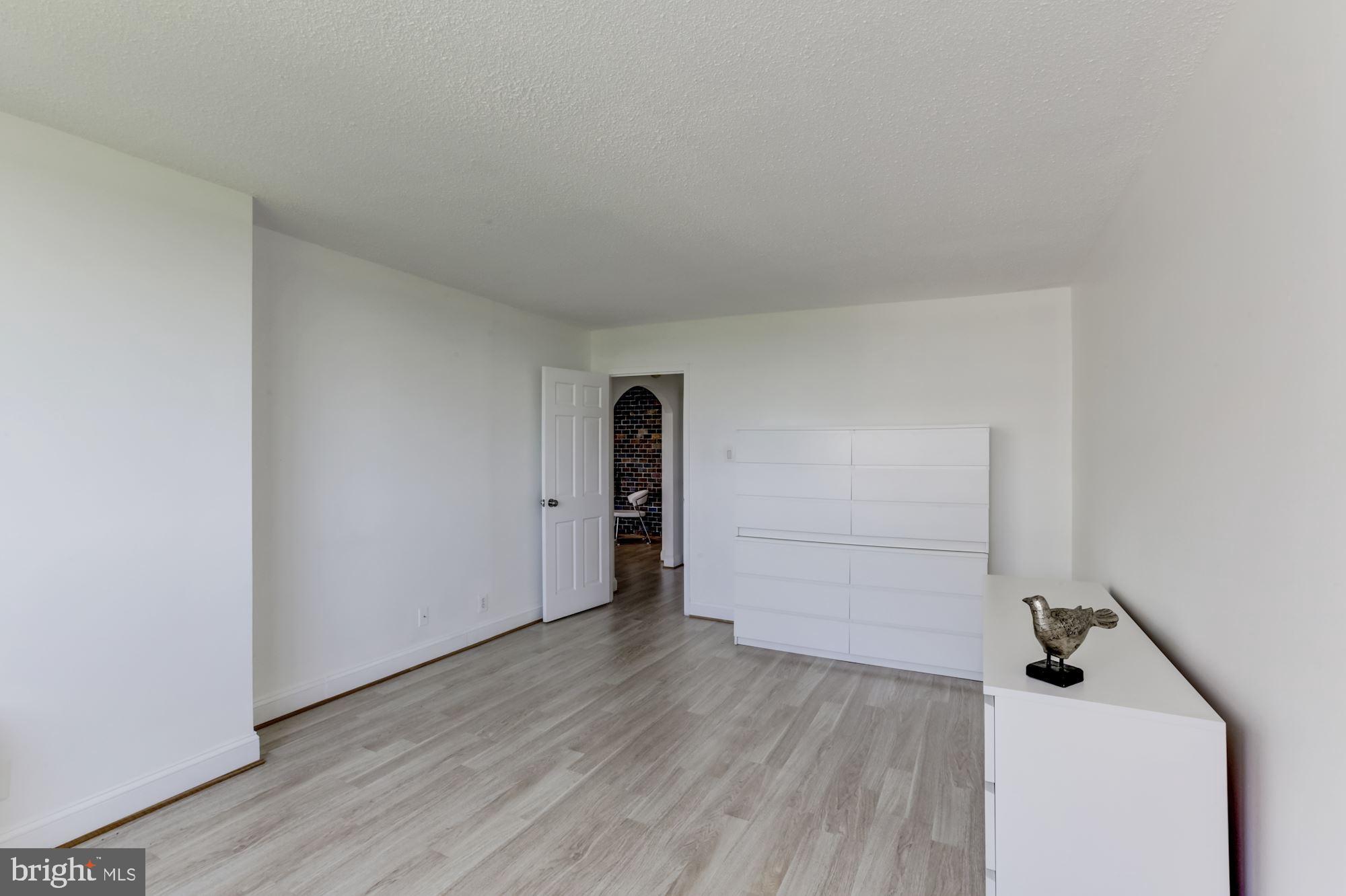 THE ELIZABETH - Residential Lease