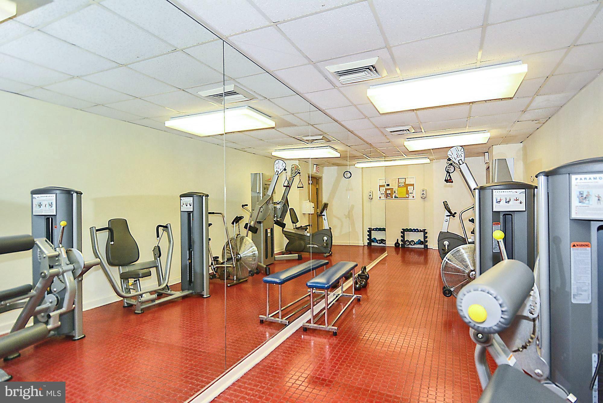 THE ELIZABETH - Residential Lease