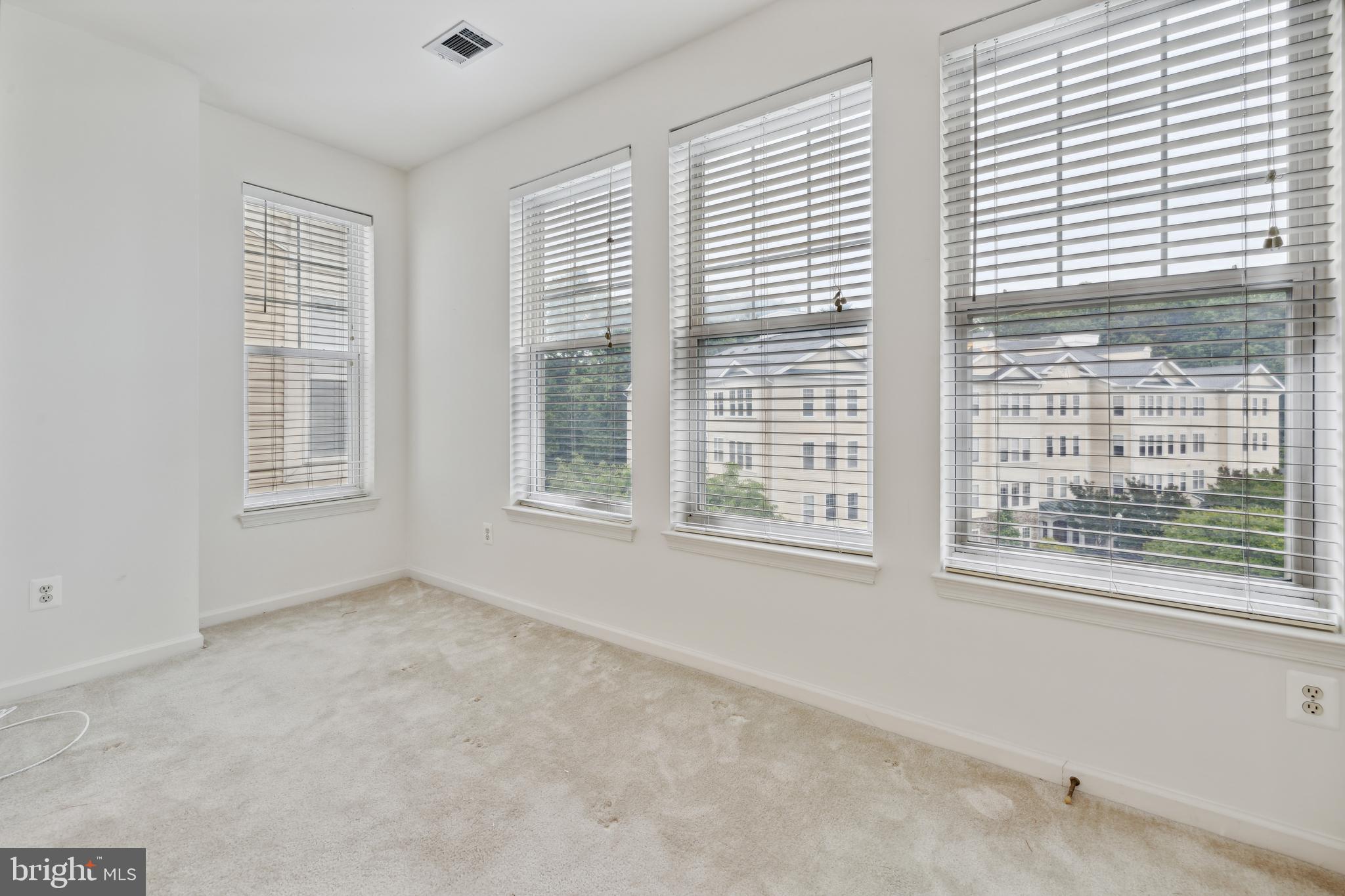 LAKELANDS RIDGE - Residential