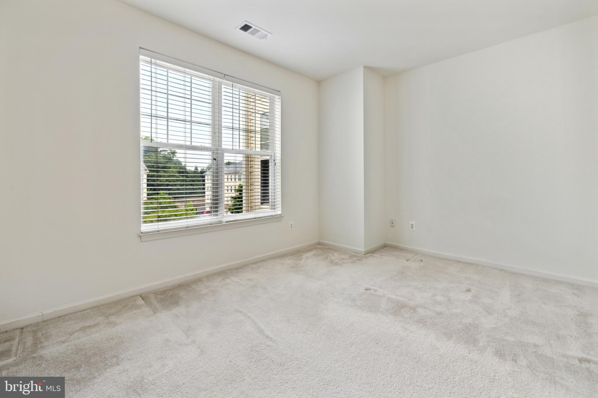 LAKELANDS RIDGE - Residential