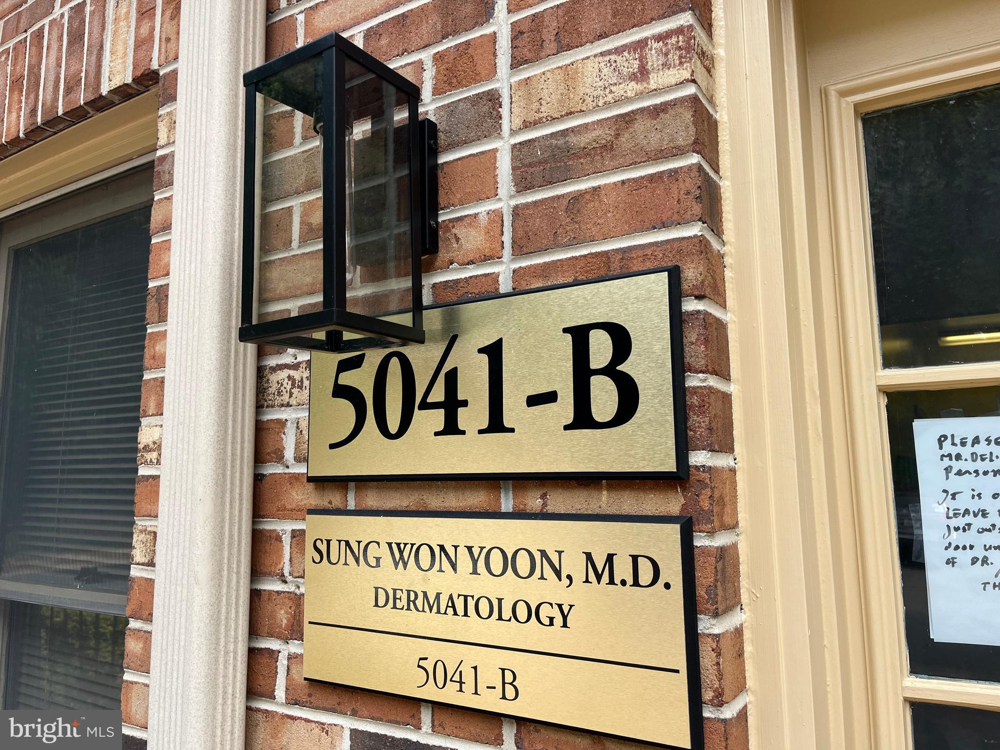 5041 BACKLICK ROAD B 5041-B