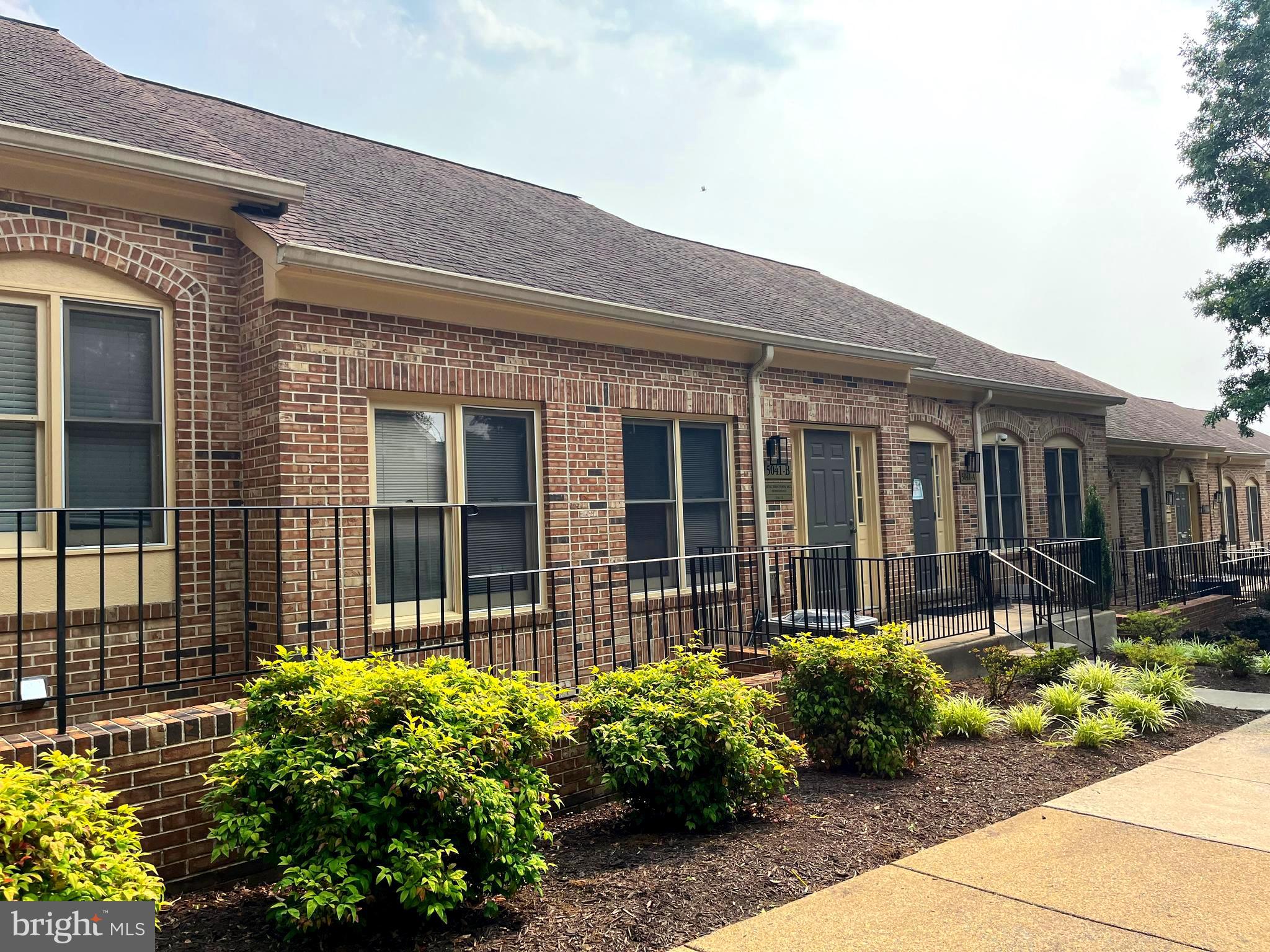 5041 BACKLICK ROAD B 5041-B