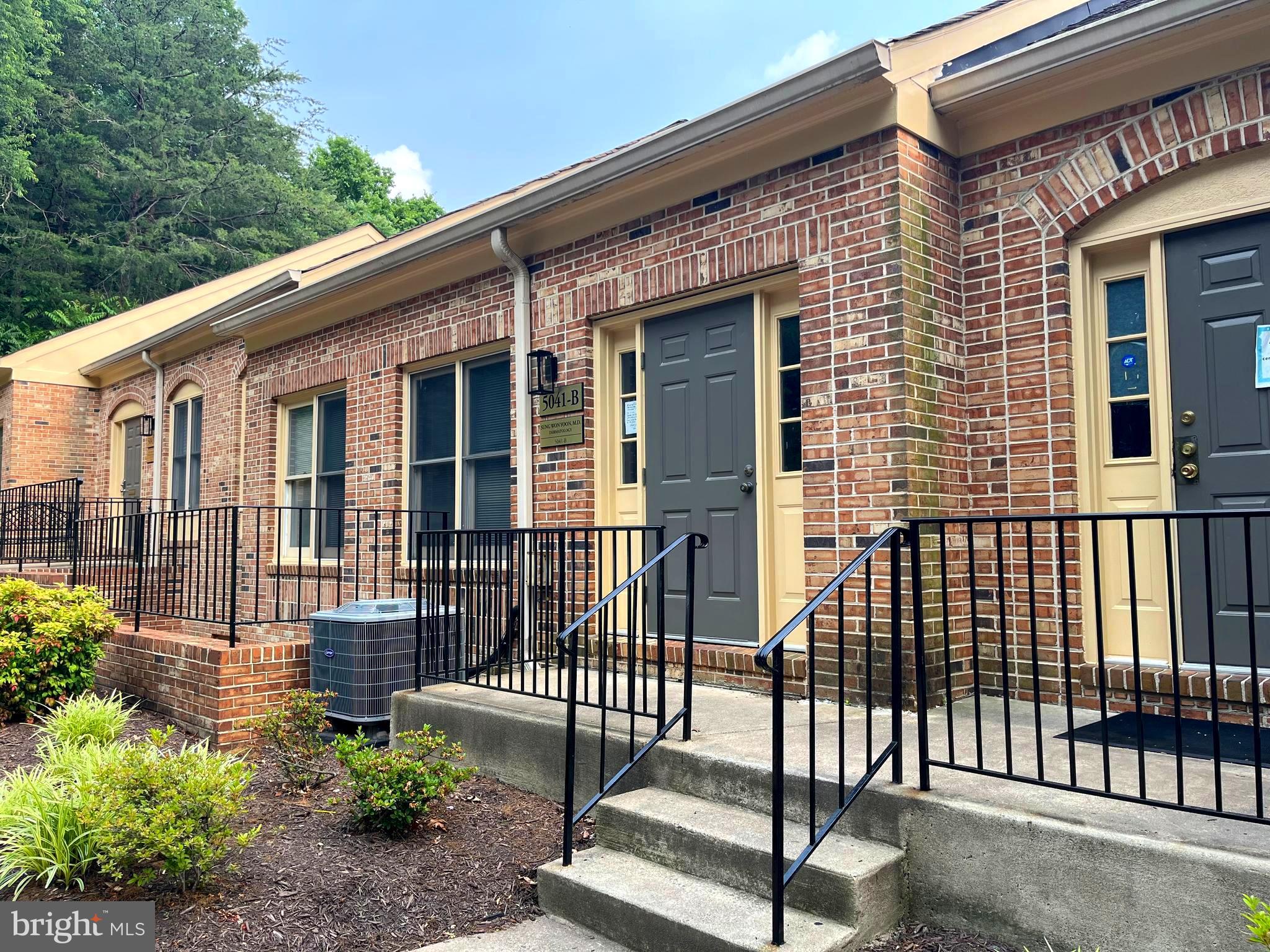 5041 BACKLICK ROAD B 5041-B