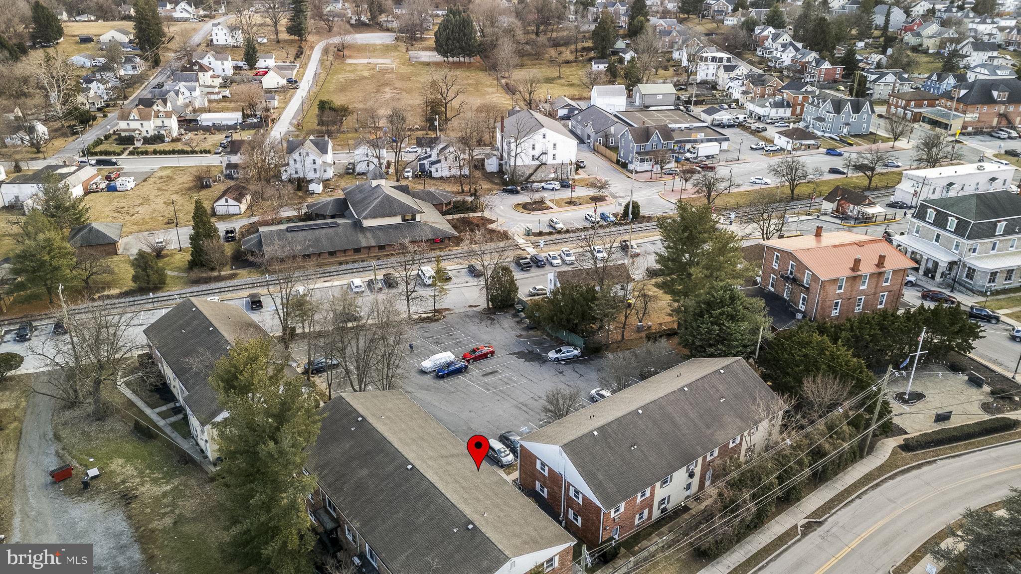 CROFTON COURT COND - Residential