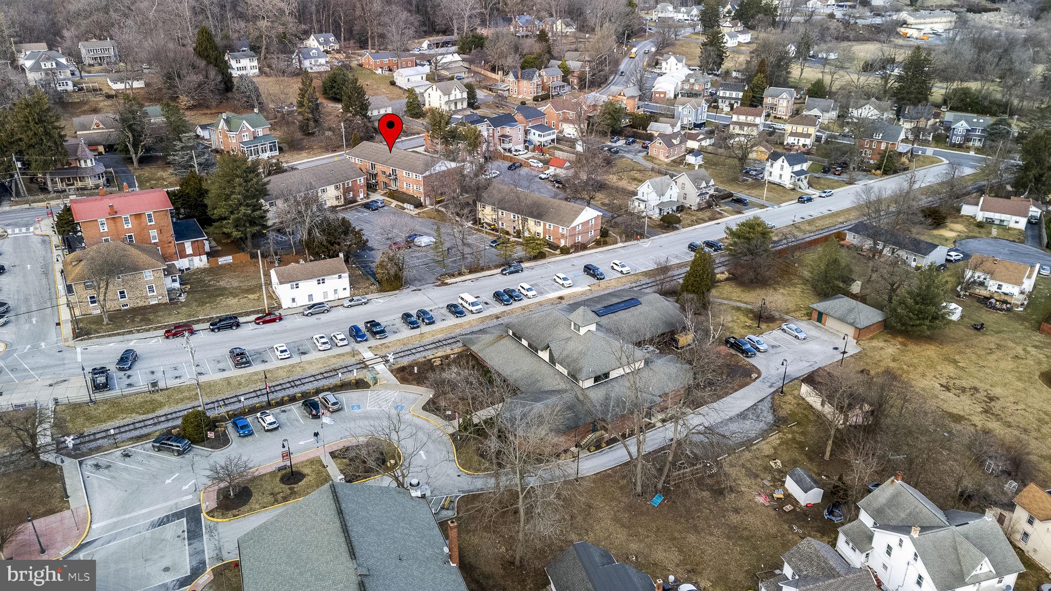 CROFTON COURT COND - Residential