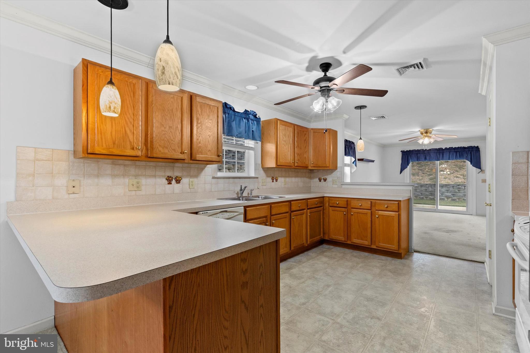 EQUINE MEADOWS - Residential