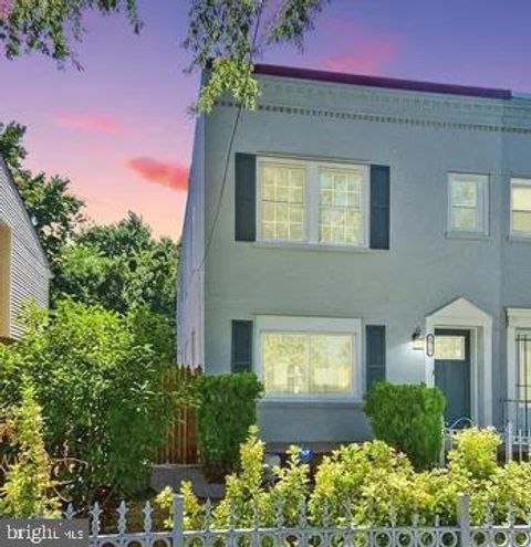 1319 49TH STREET NE WASHINGTON DC 20019