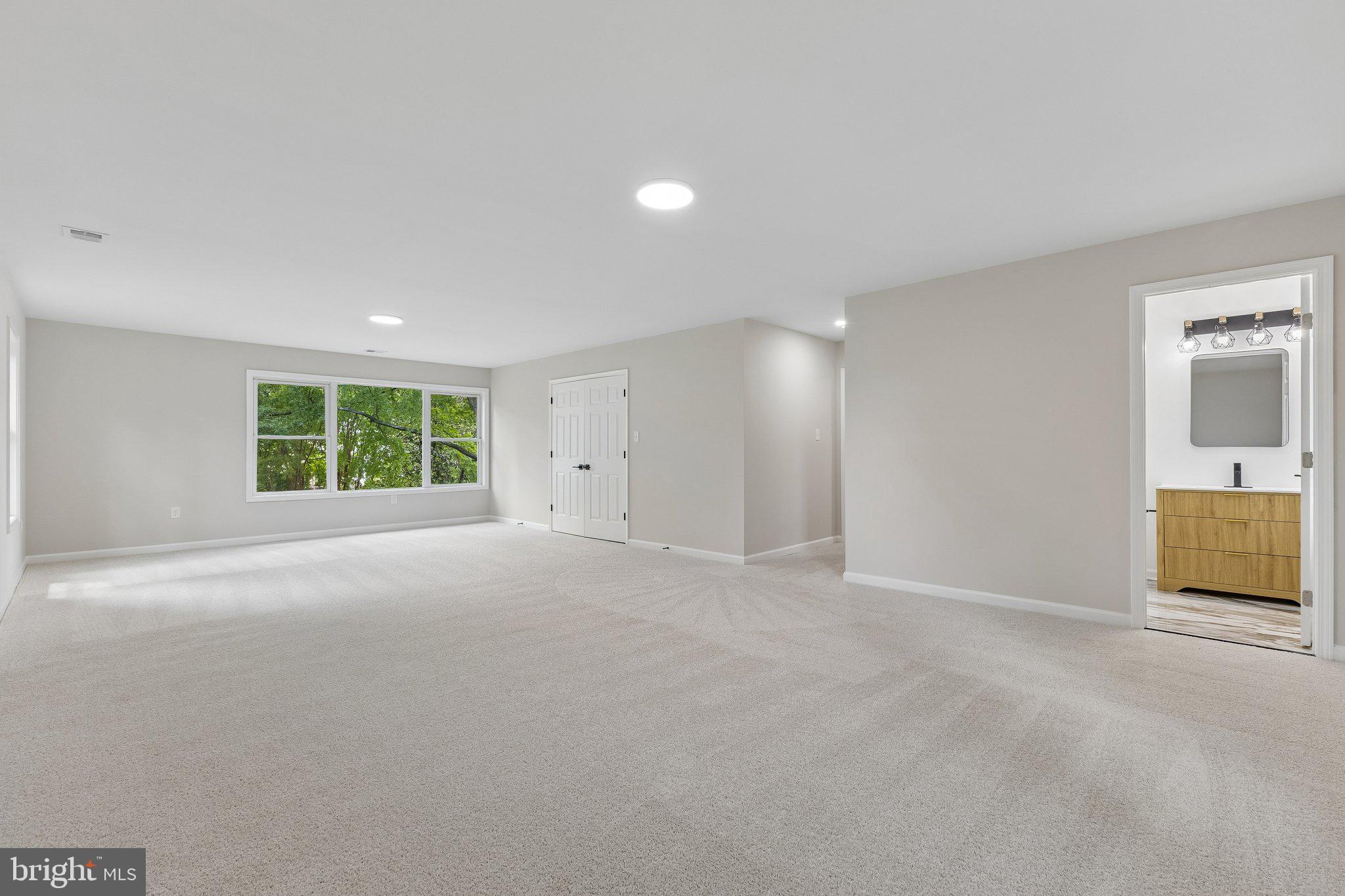 COUNTRY CLUB LAKE - Residential