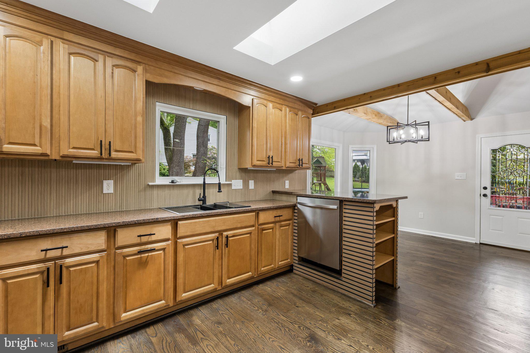 COUNTRY CLUB LAKE - Residential