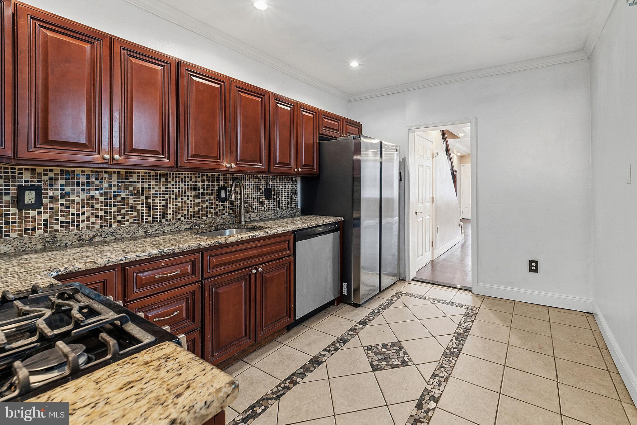 PORT RICHMOND - Residential