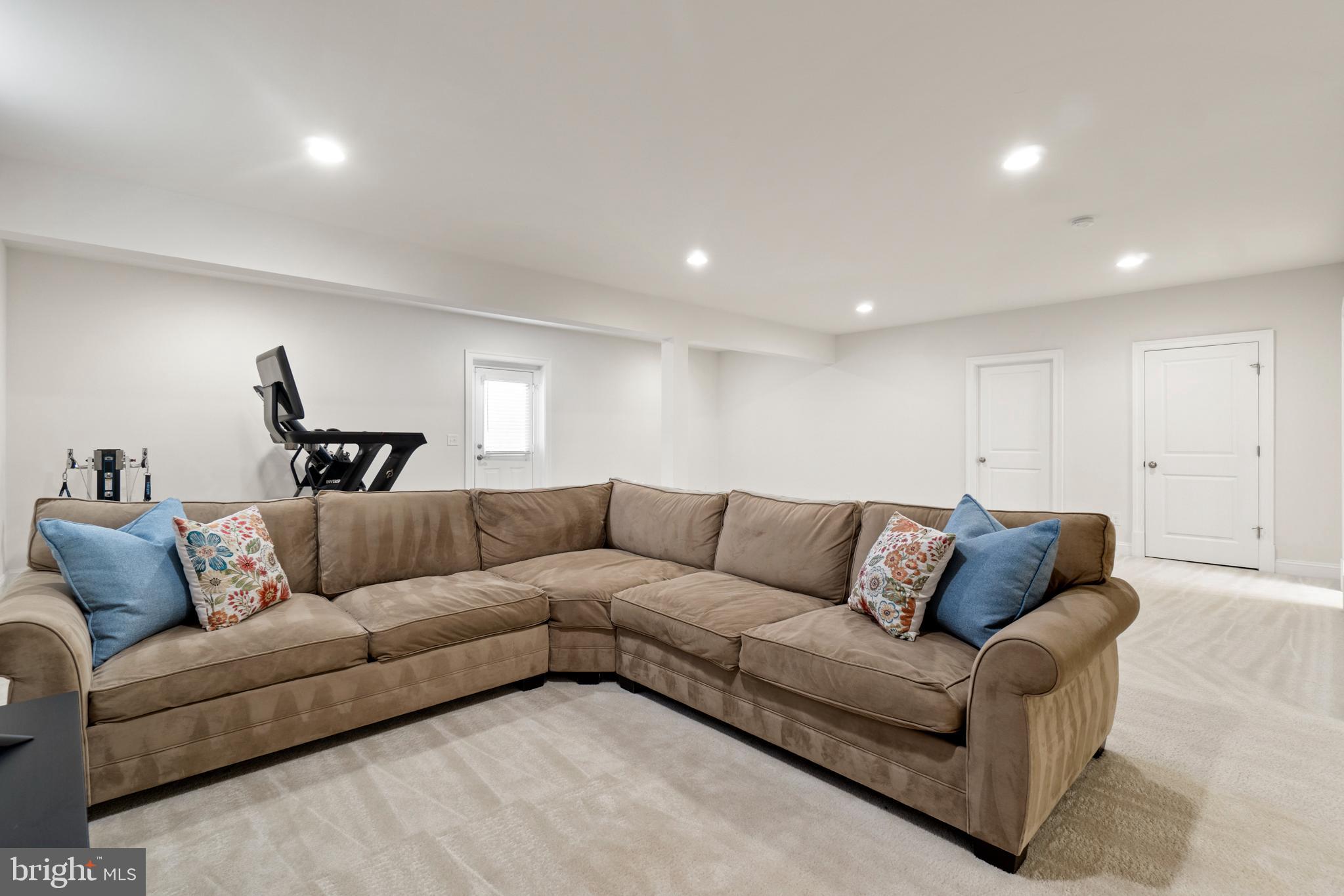 GREENS SOUTH AT WILLOWSF - Residential