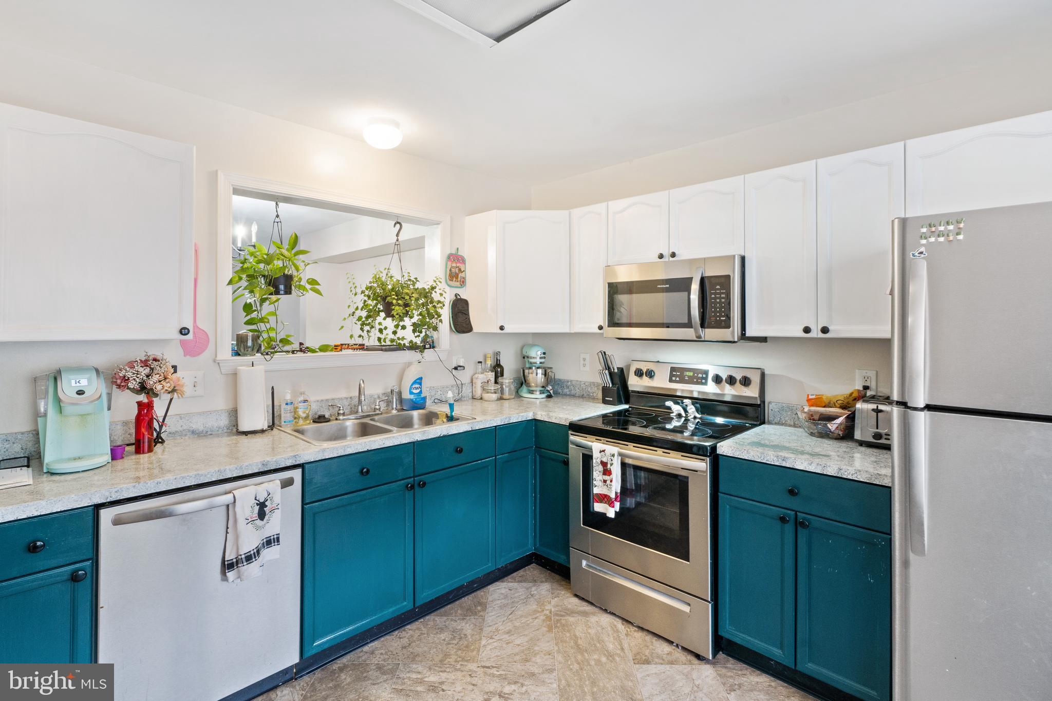 LAUREL RIDGE - Residential