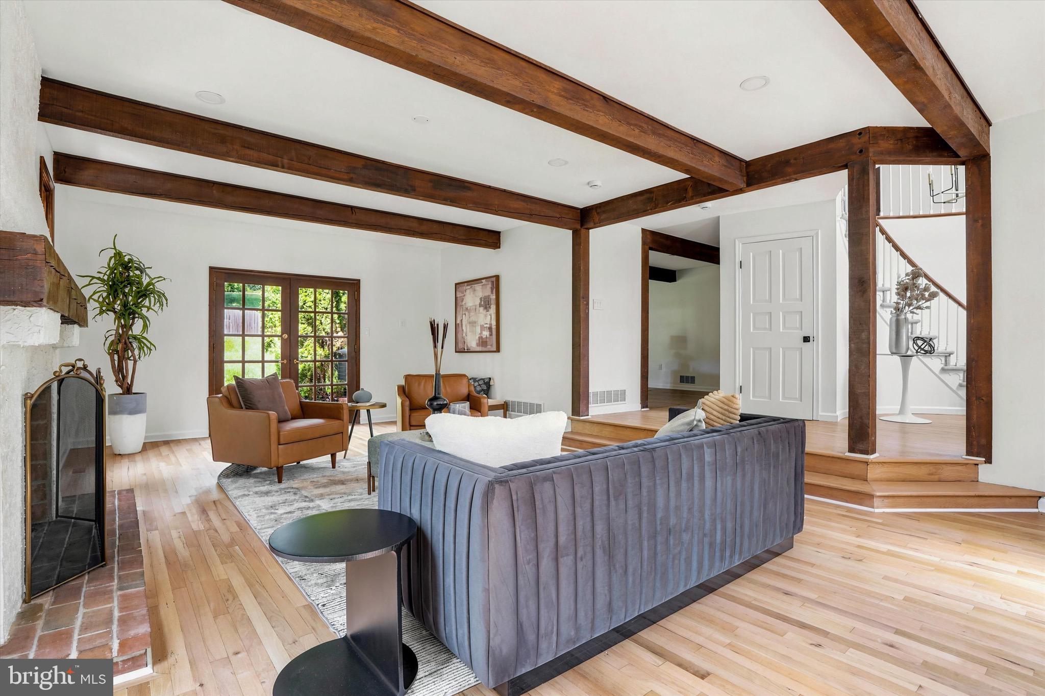 1137 SPRINGMONT CIRCLE