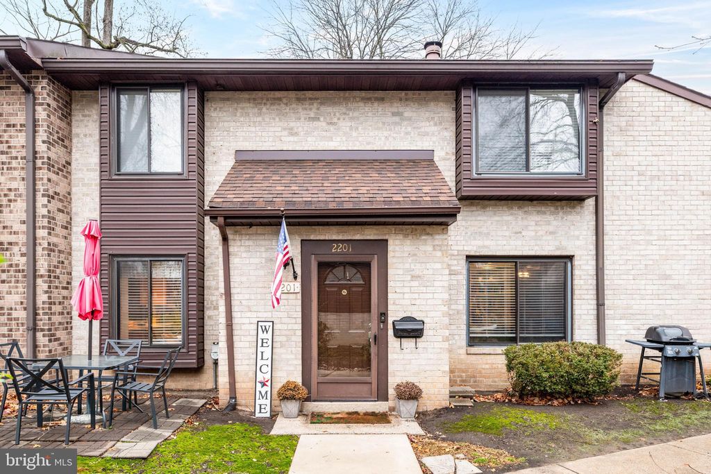 Photo of 2201 Aspen Circle, SPRINGFIELD, PA 19064 (MLS # PADE2104116)