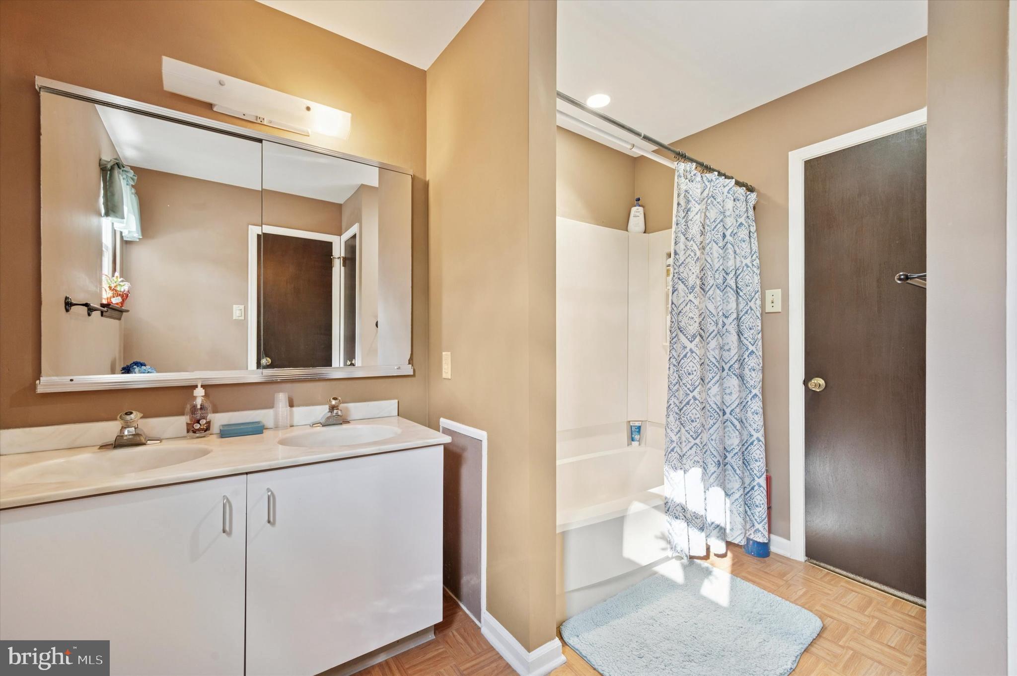 COLLINGDALE - Residential