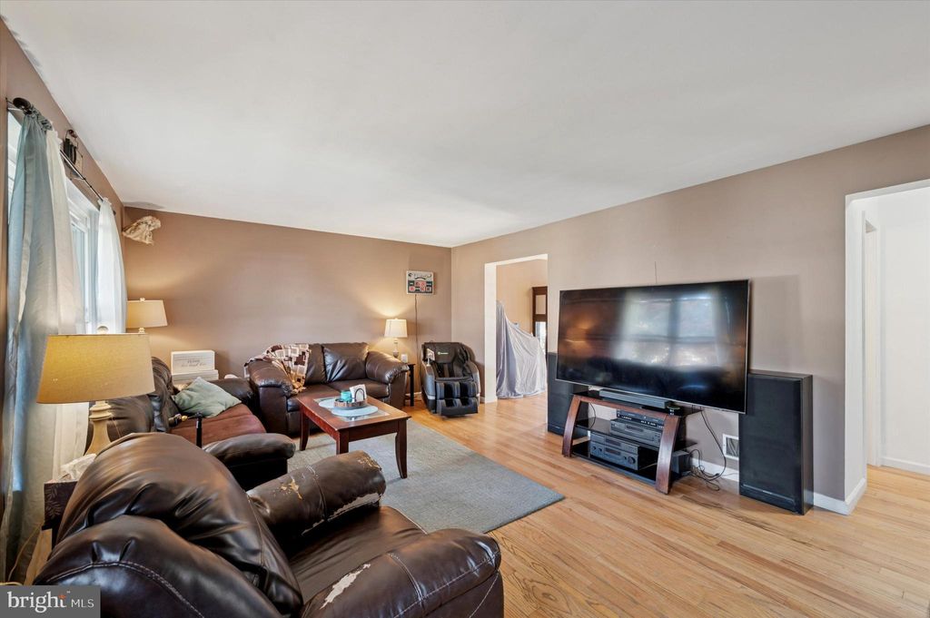 Photo of 230 Felton Ave, COLLINGDALE, PA 19023 (MLS # PADE2102830)