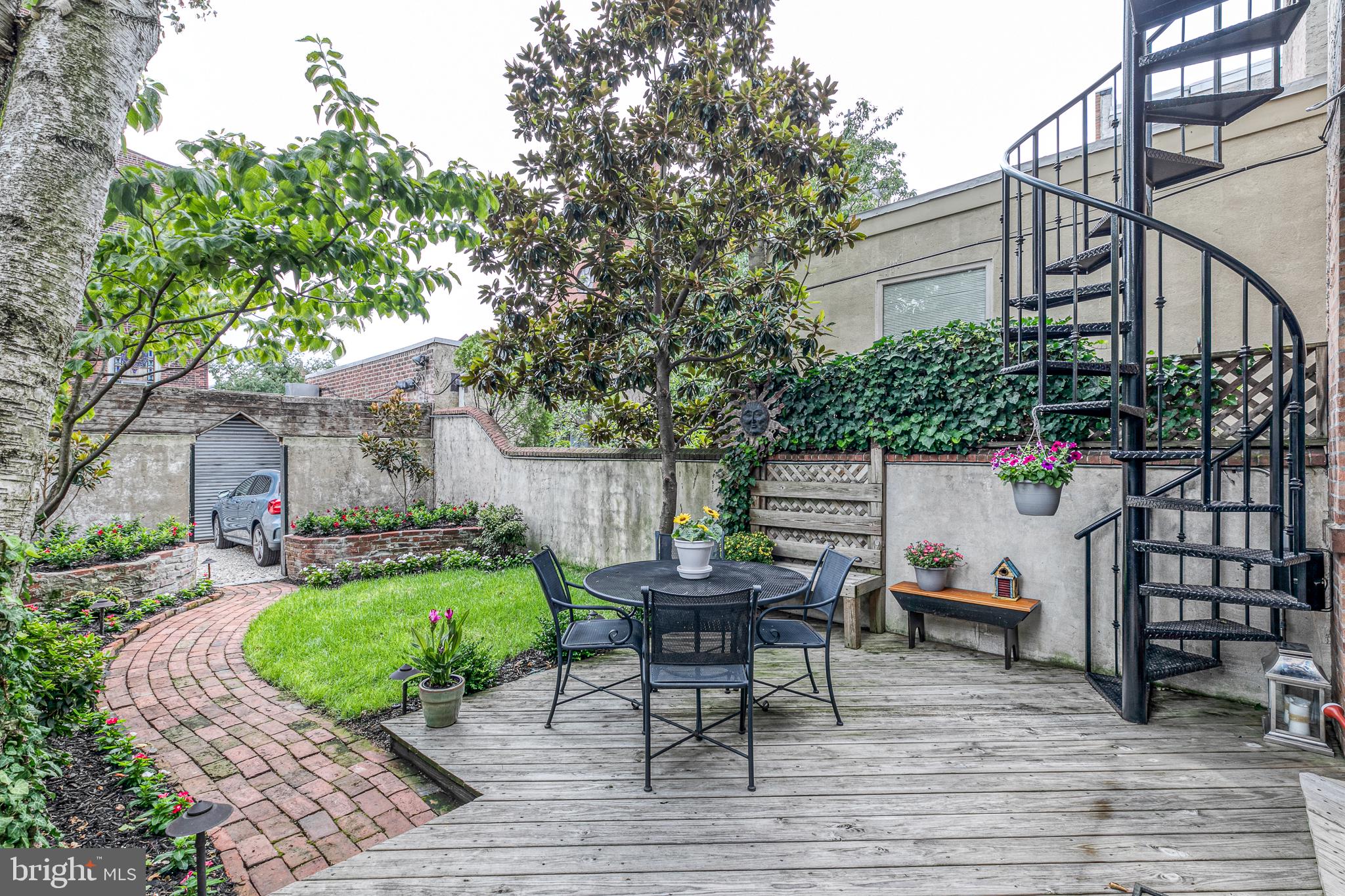 SOCIETY HILL - Residential