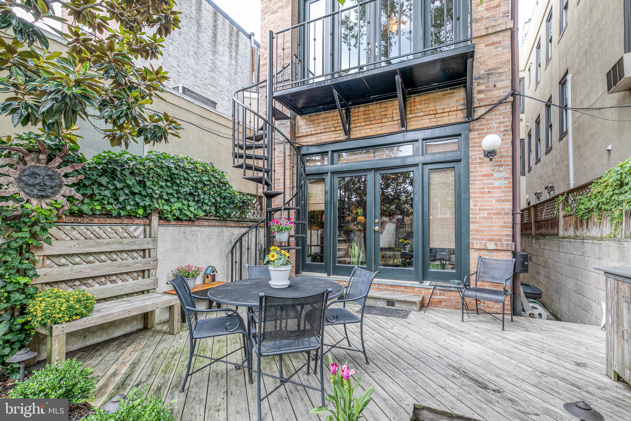 SOCIETY HILL - Residential