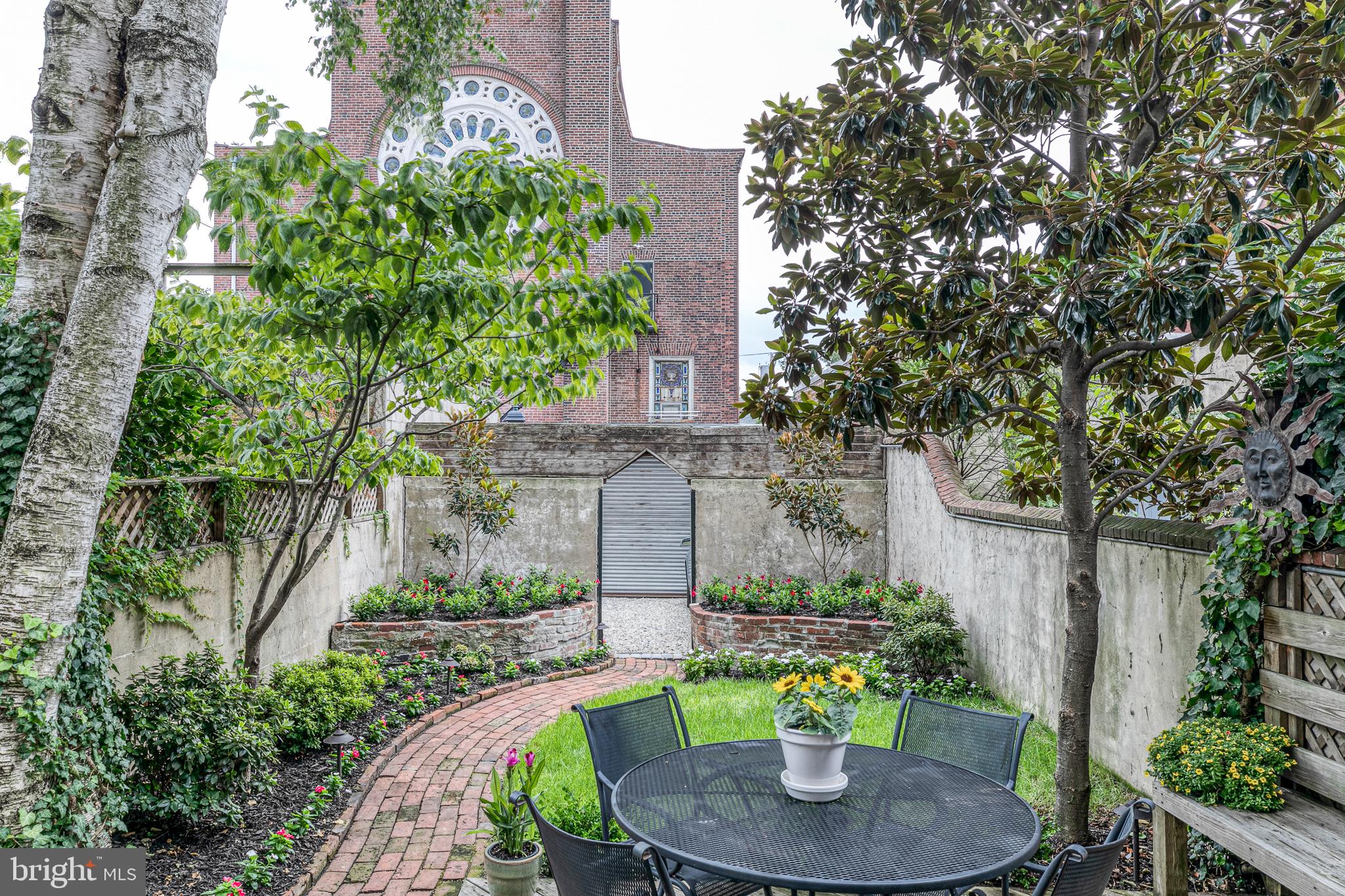 SOCIETY HILL - Residential