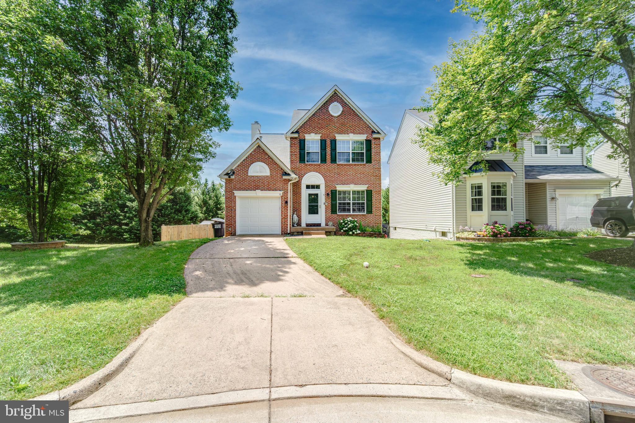 8 ASHLEY COURT