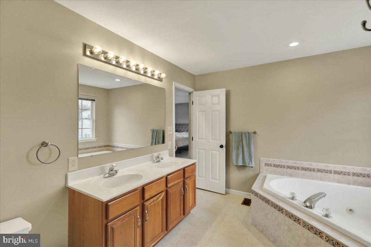 COUNTRY CLUB RUN - Residential